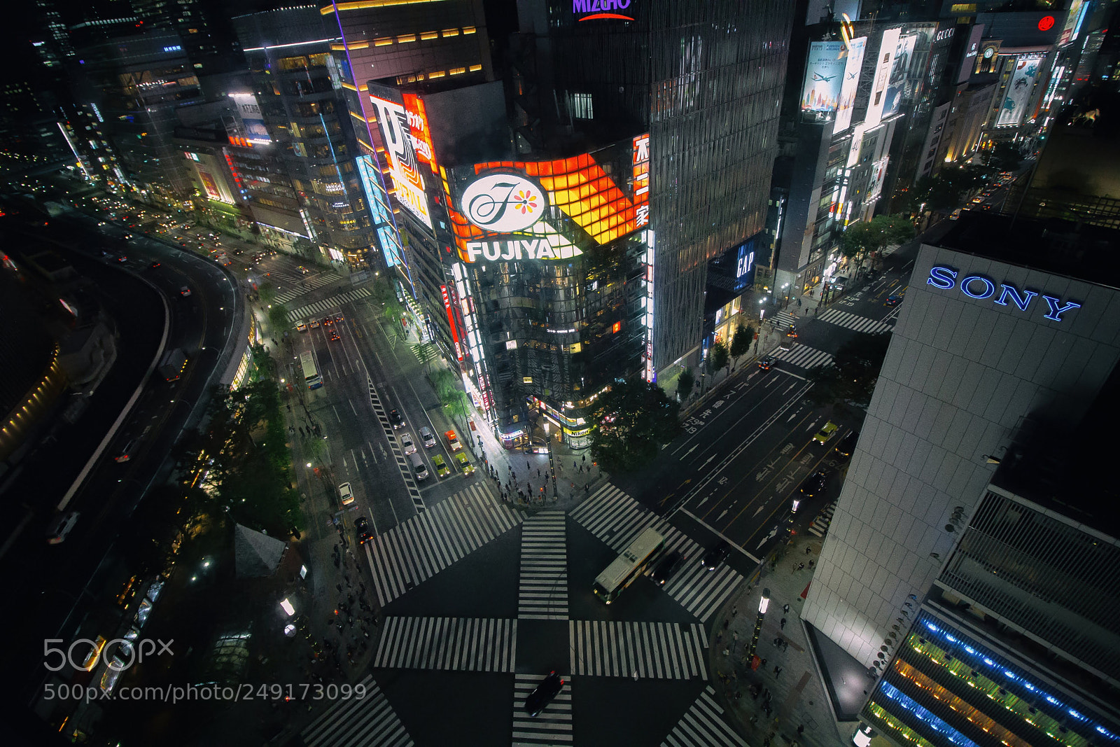 Canon EOS 60D sample photo. Diagonal crosswalk photography
