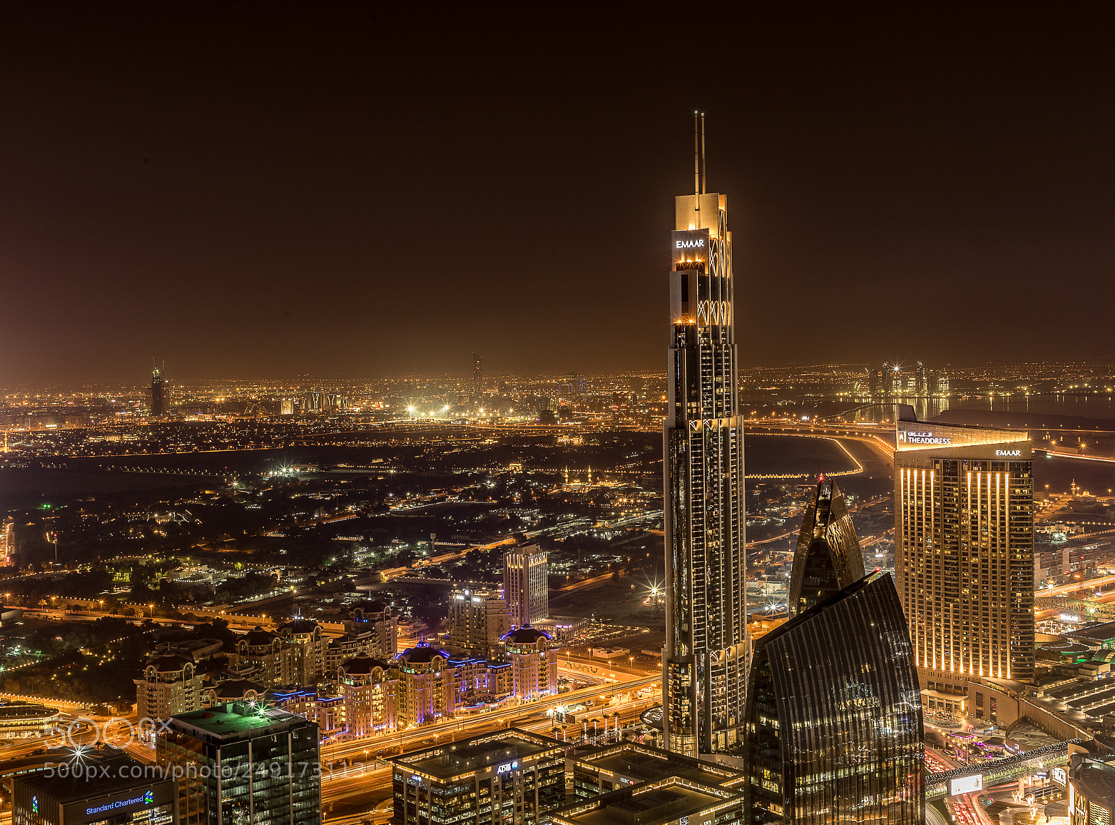 Canon EOS 5D Mark IV sample photo. Dubai night photography