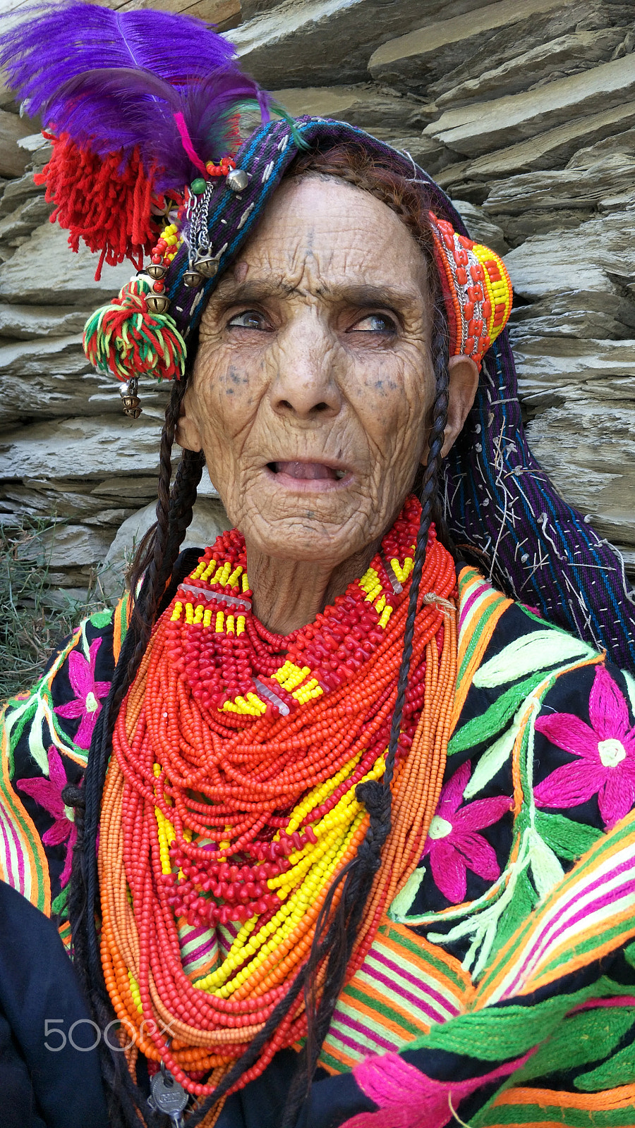 OPPO CPH1613 sample photo. Kalash women photography