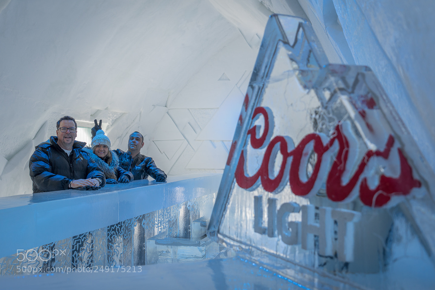 Sony a7R sample photo. Bar de glace photography