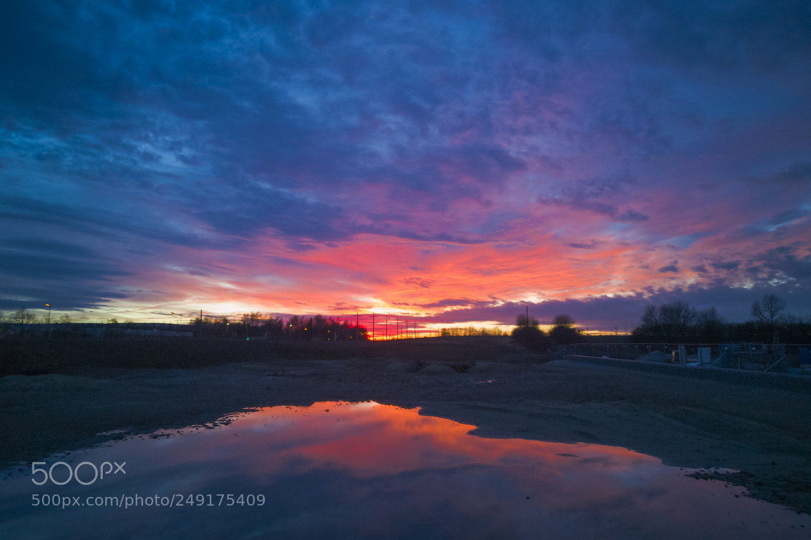 HUAWEI P10 Plus sample photo. Colorful sunset reflected in photography