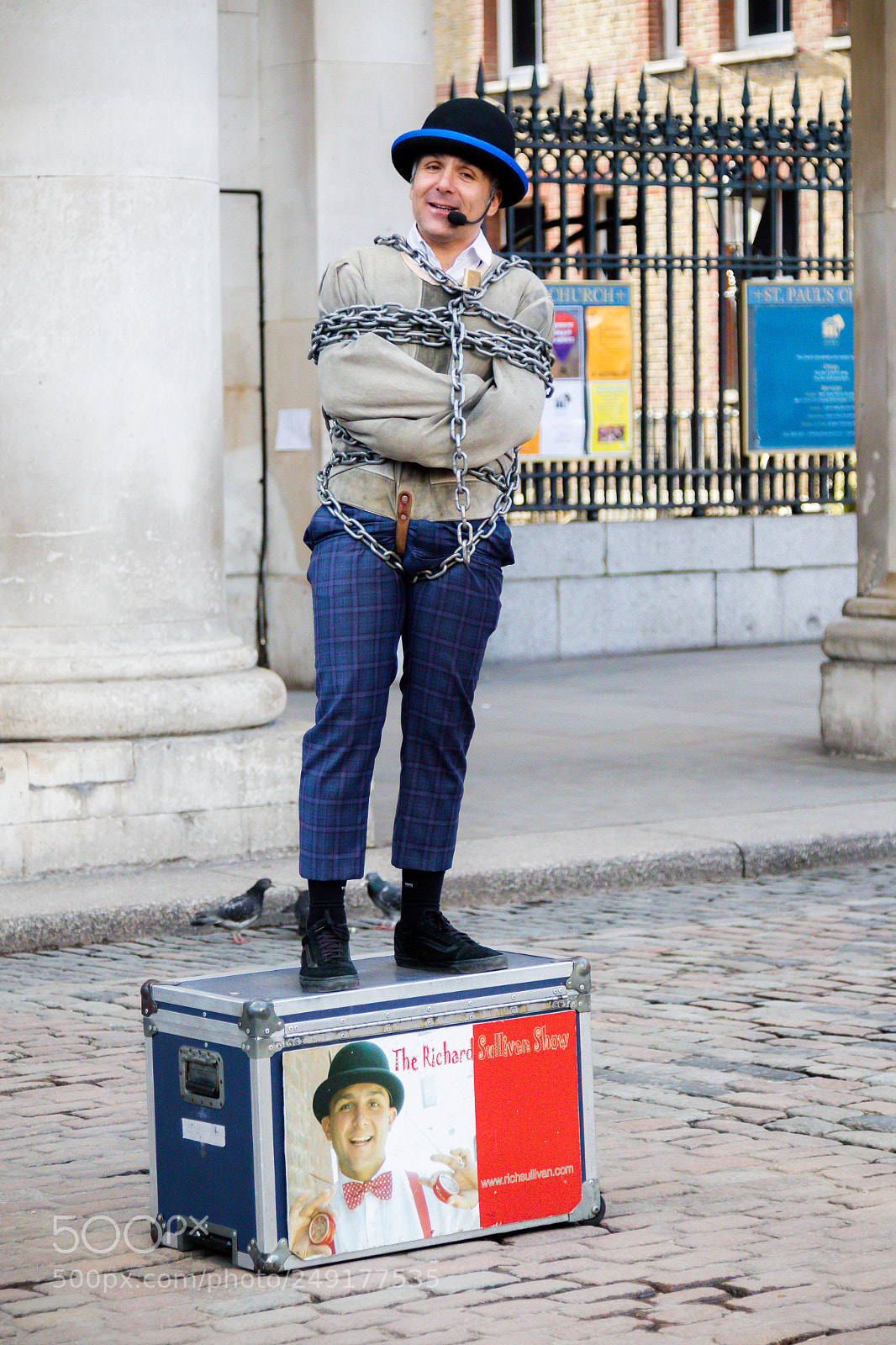 Canon EOS 7D Mark II sample photo. Street performer in covent photography