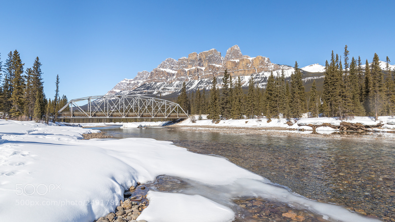 Canon EOS 5D Mark IV sample photo. Bow river at castle photography