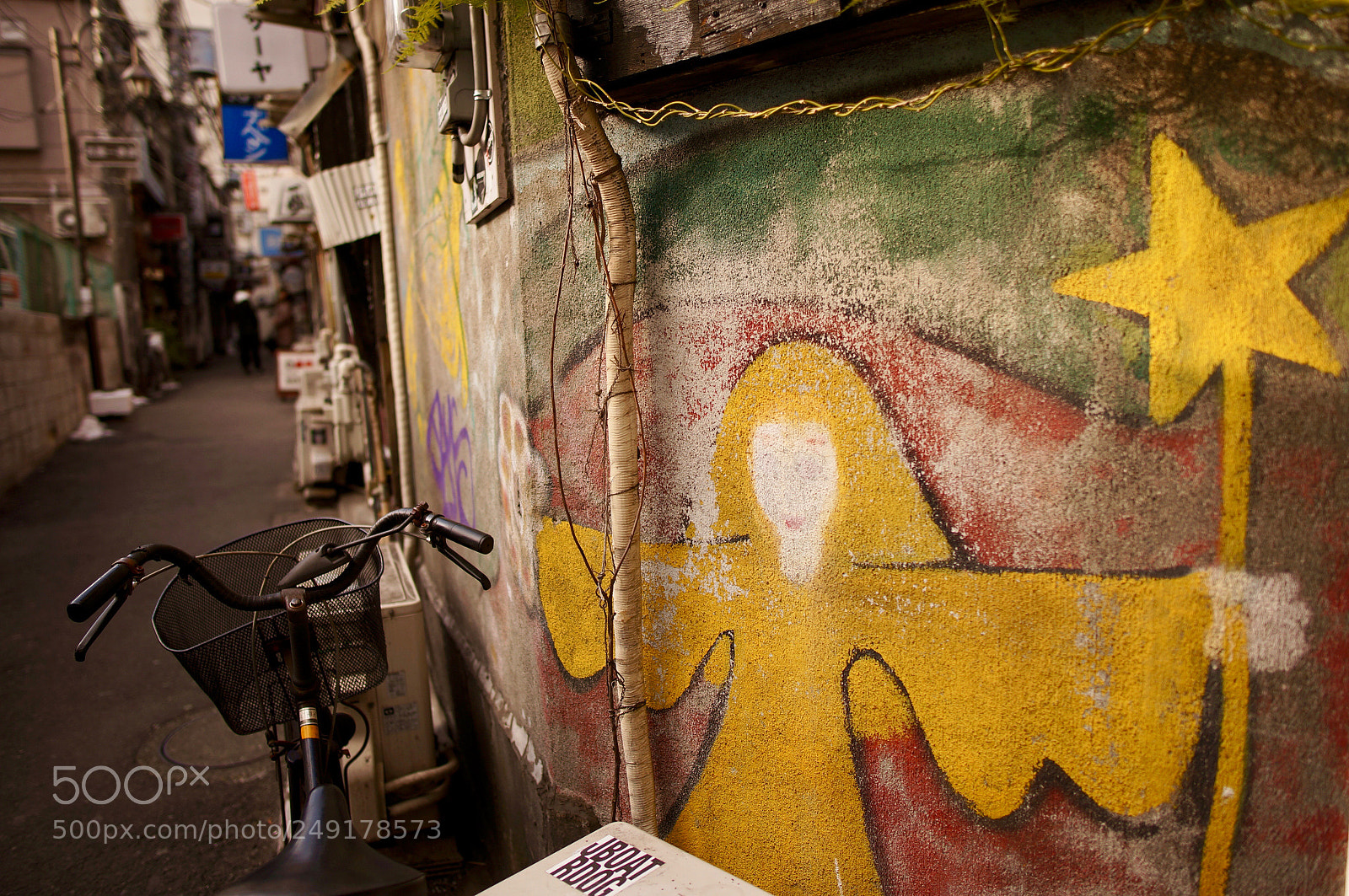 Sony Alpha NEX-5N sample photo. Angel on the street photography