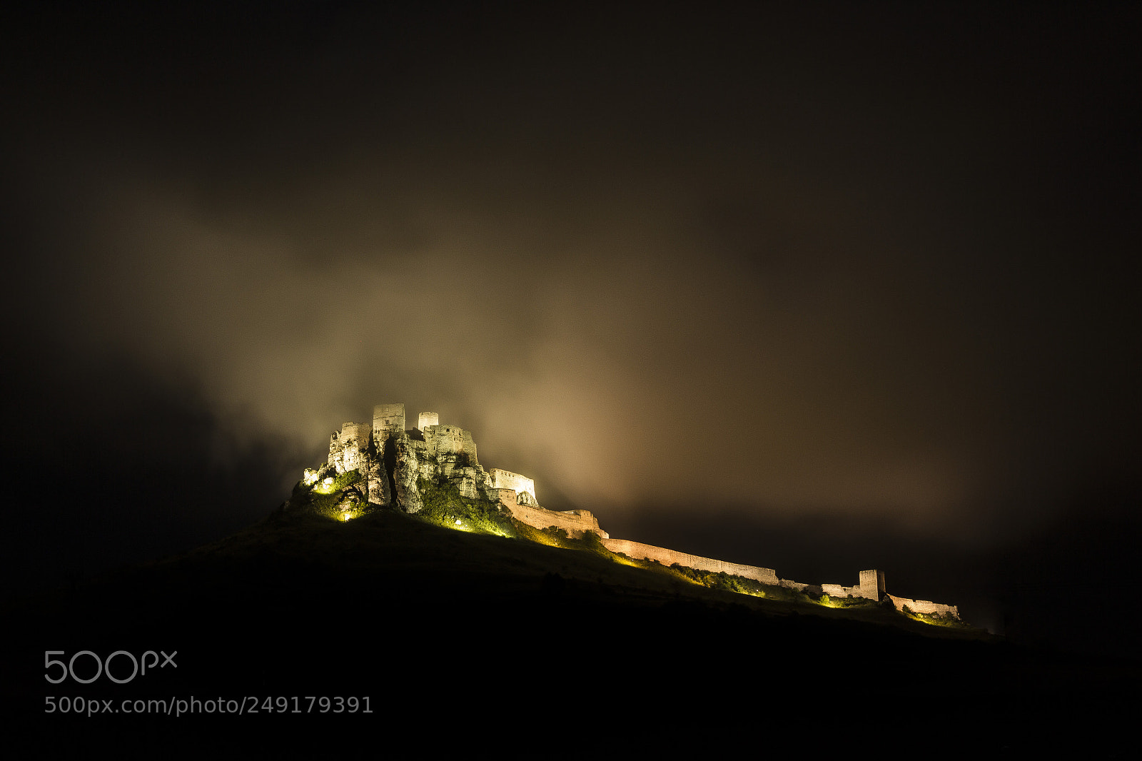 Canon EOS 700D (EOS Rebel T5i / EOS Kiss X7i) sample photo. Night spiš castle photography