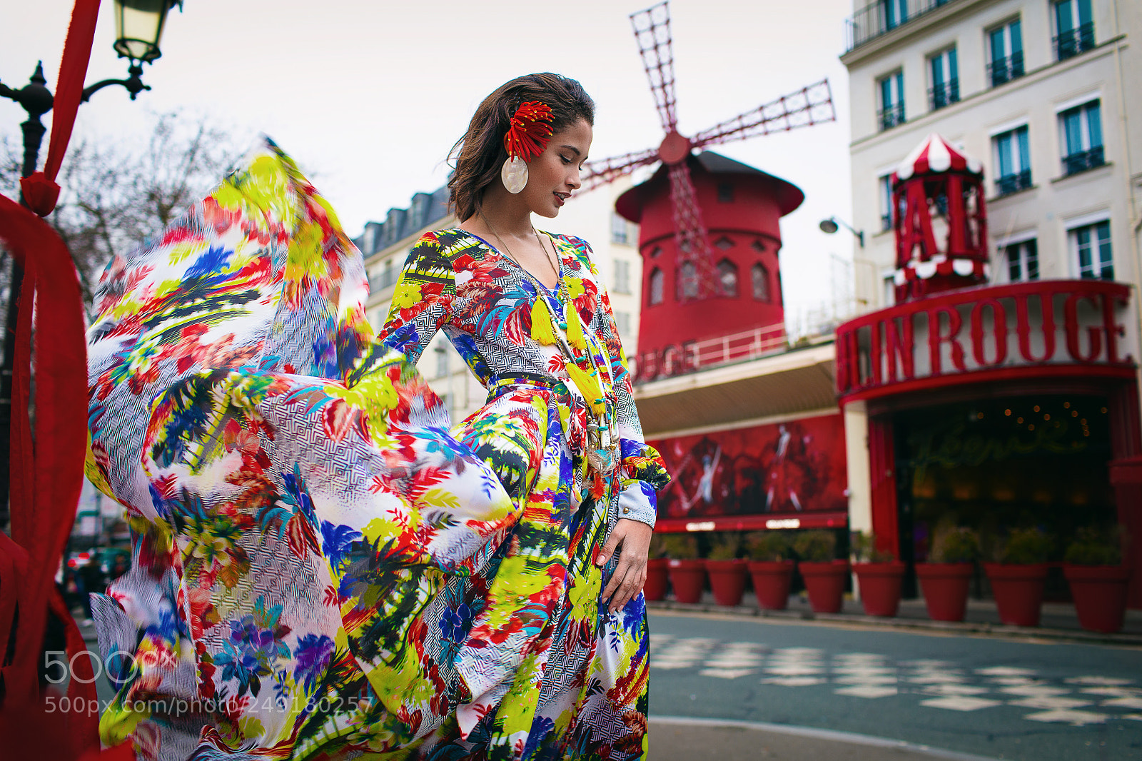 Canon EOS 5DS sample photo. Moulin rouge photography