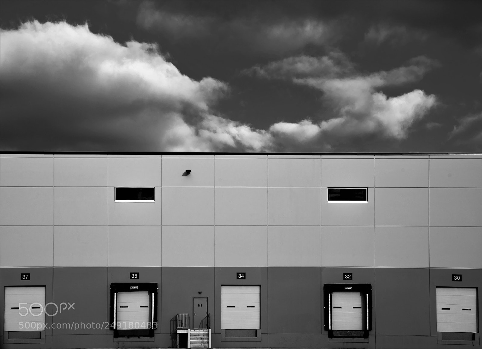 Sony a7 II sample photo. Door 35 photography
