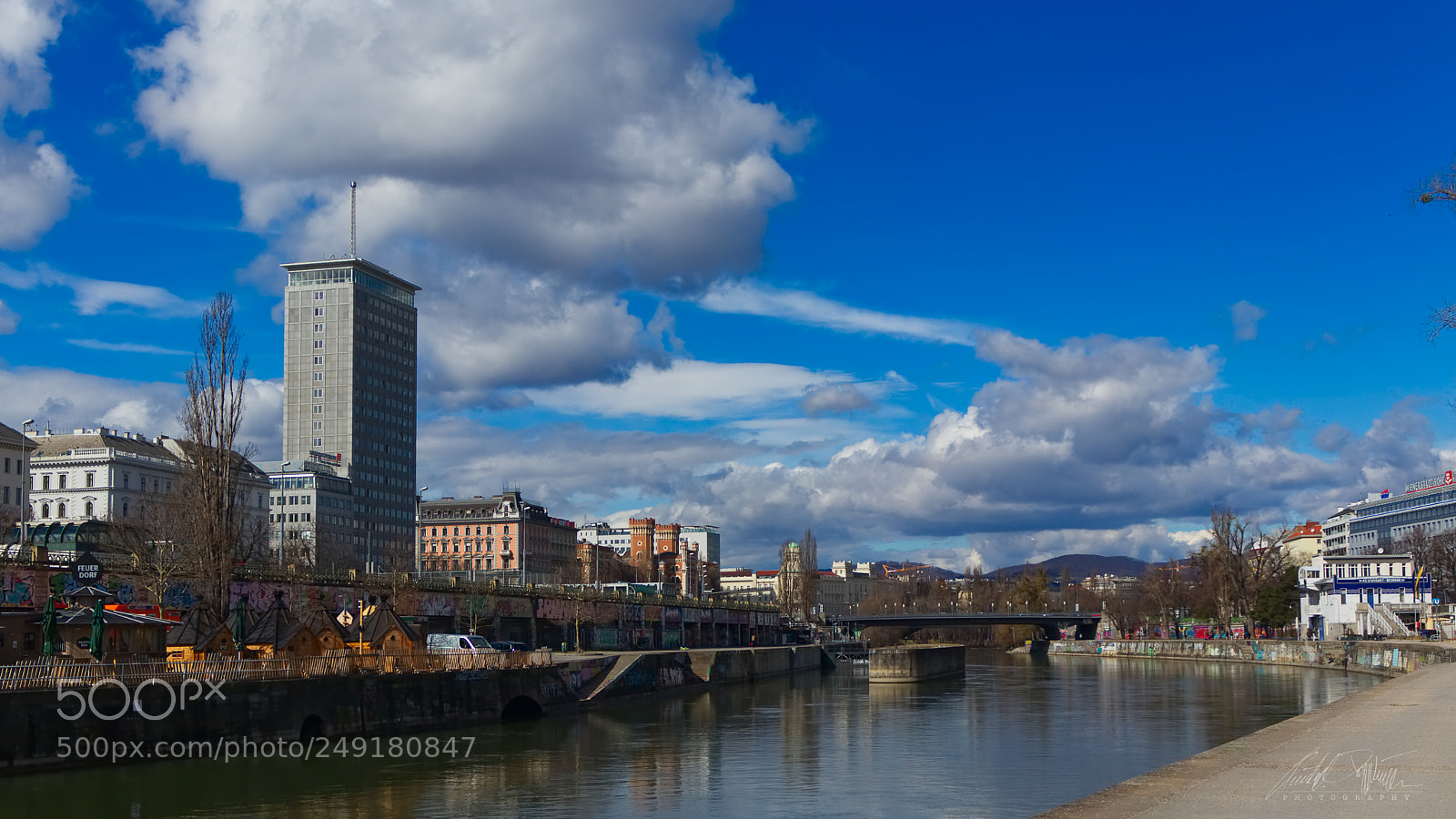 Canon EOS M6 sample photo. Donaukanal mittags photography