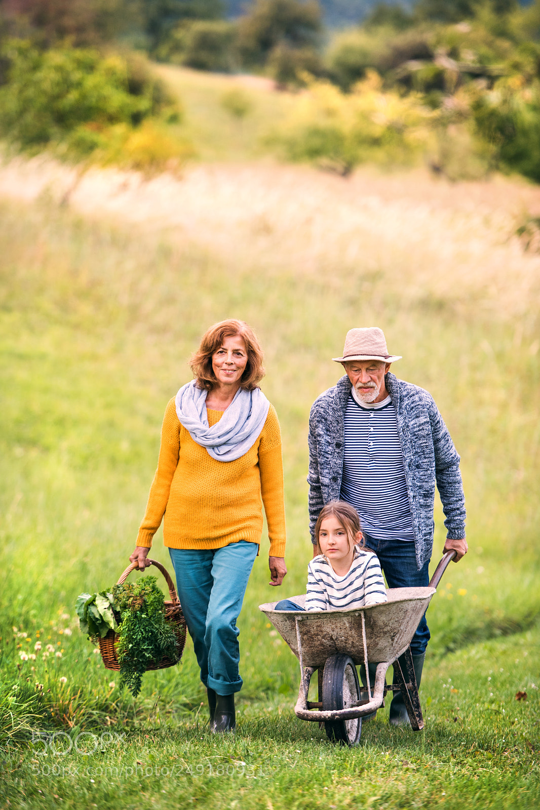 Nikon D5 sample photo. Senior couple with granddaughter photography