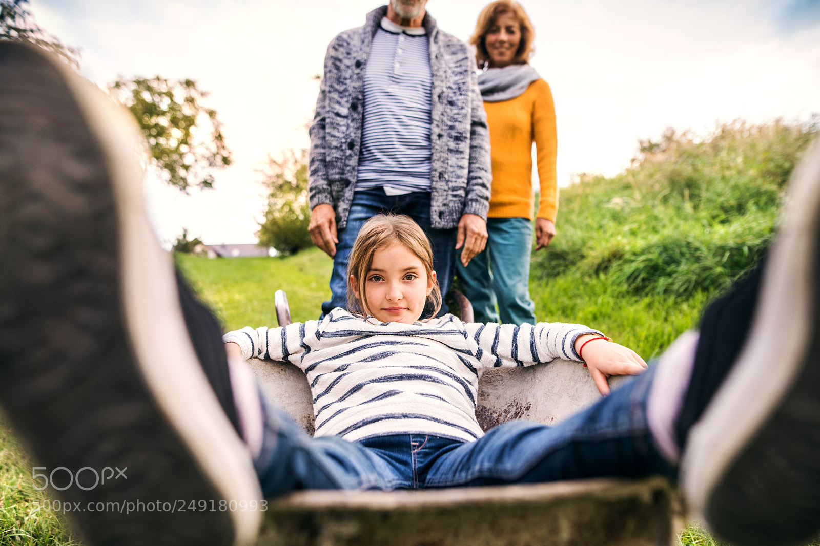 Nikon D5 sample photo. Senior couple with granddaughter photography