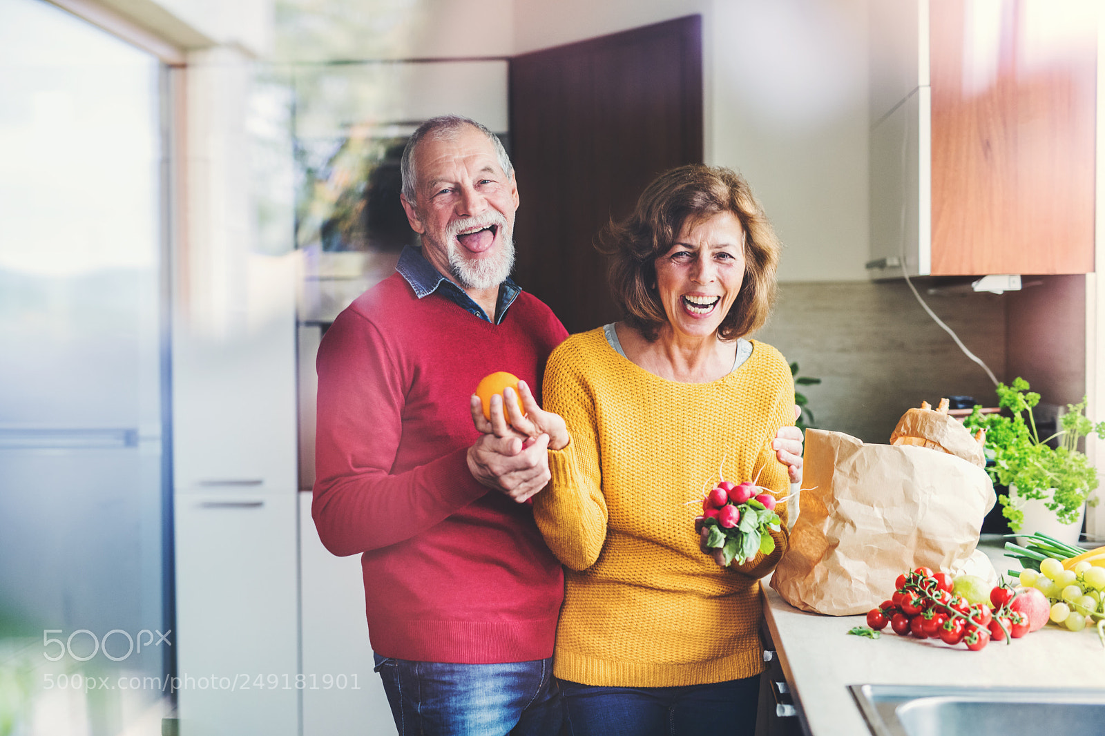 Nikon D5 sample photo. Senior couple unpacking food photography