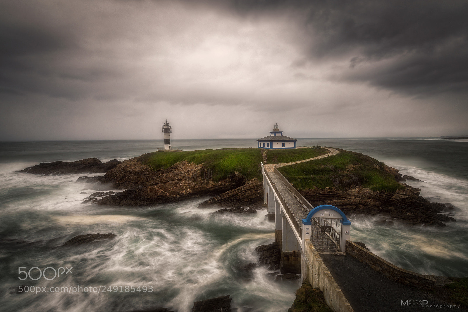 Nikon D810 sample photo. Between the storm photography