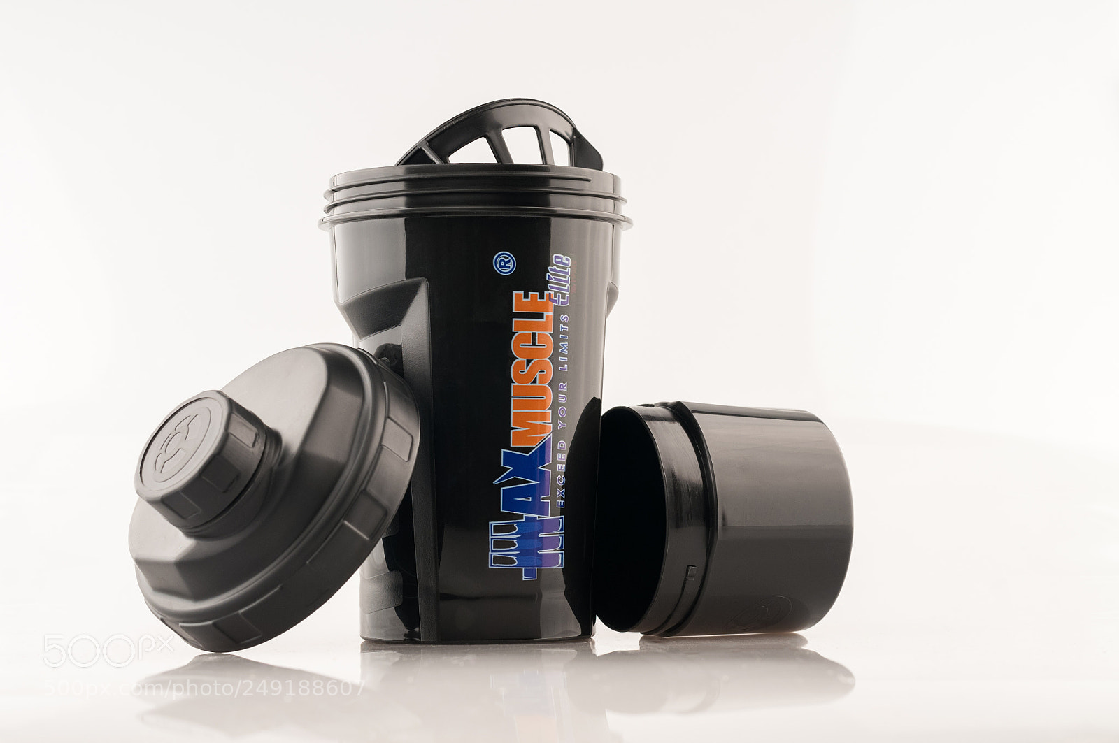 Nikon D90 sample photo. Smart shaker photography