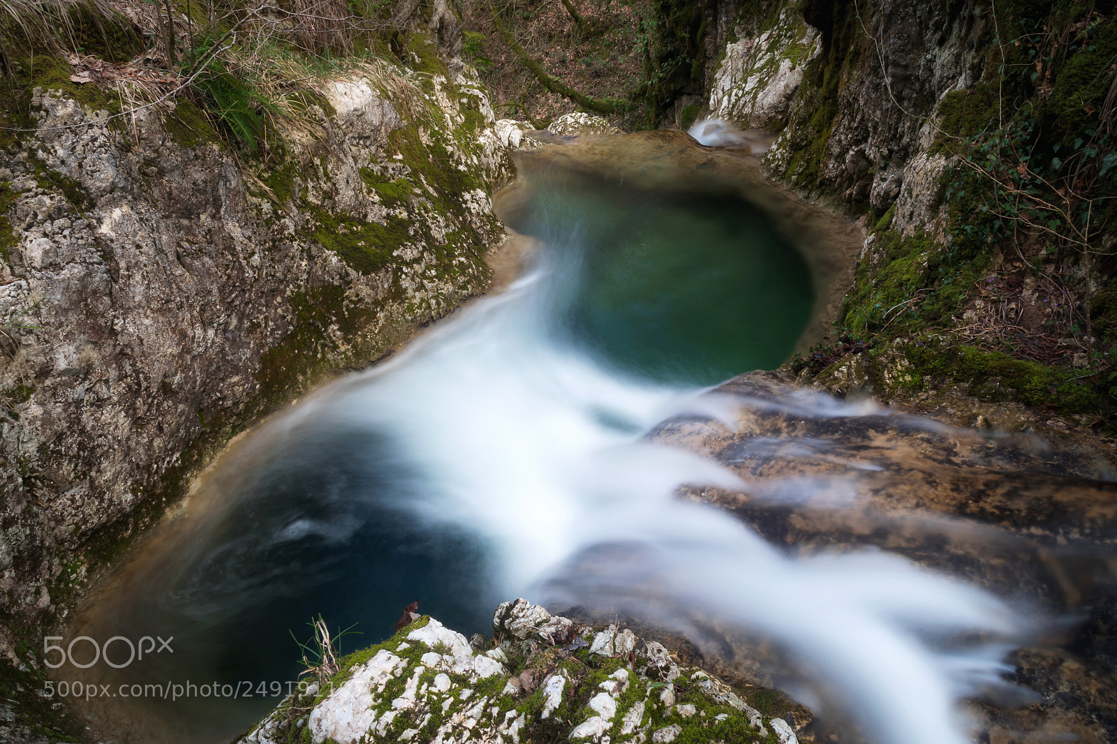 Canon EOS 5D Mark IV sample photo. Pozza del diavolo waterfall photography