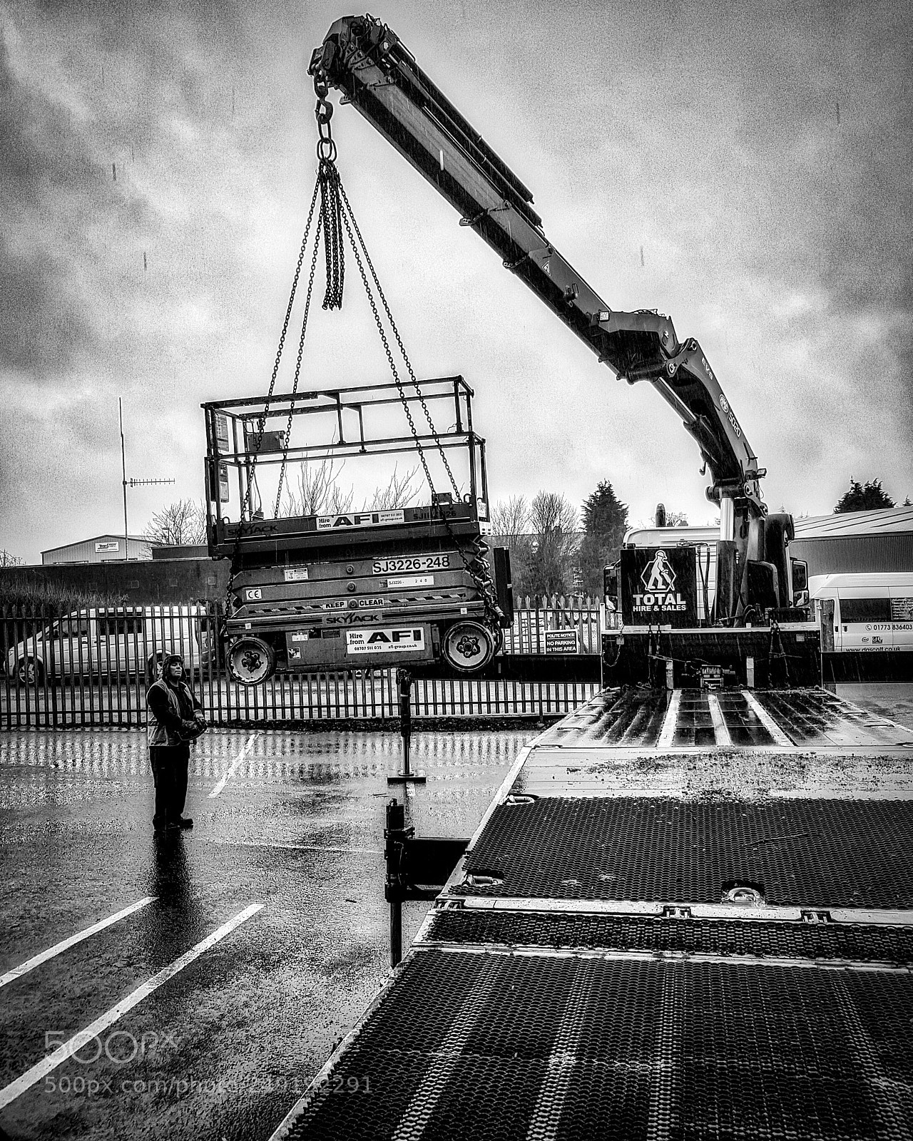 Samsung Galaxy S8+ sample photo. Scissor lift being delivered. photography