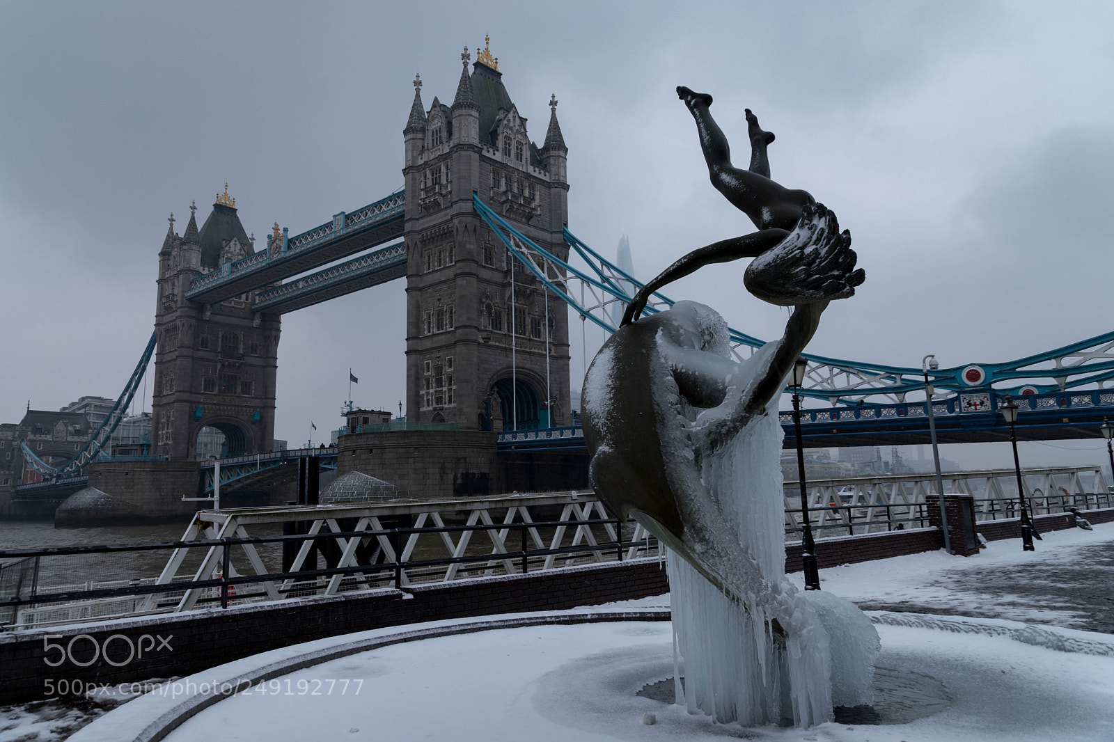 Canon EOS 6D Mark II sample photo. Winter at tower bridge photography