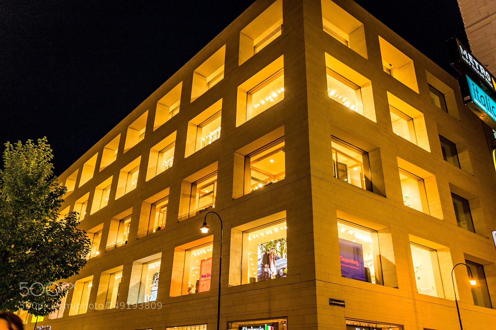 Canon EOS 700D (EOS Rebel T5i / EOS Kiss X7i) sample photo. Building in vienna photography