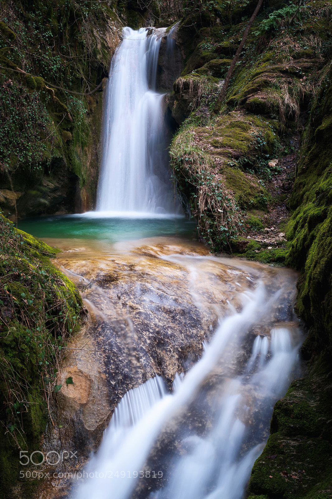 Canon EOS 5D Mark IV sample photo. Pozza del diavolo waterfall photography