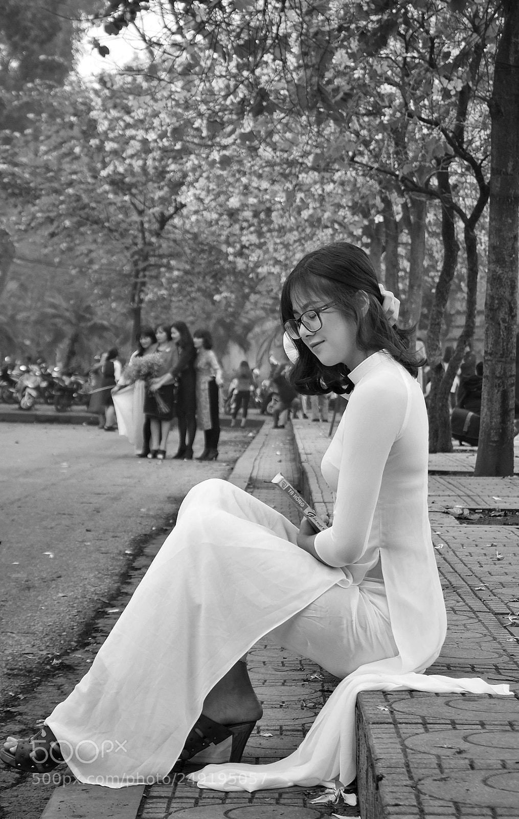 Fujifilm X-E1 sample photo. White dress photography