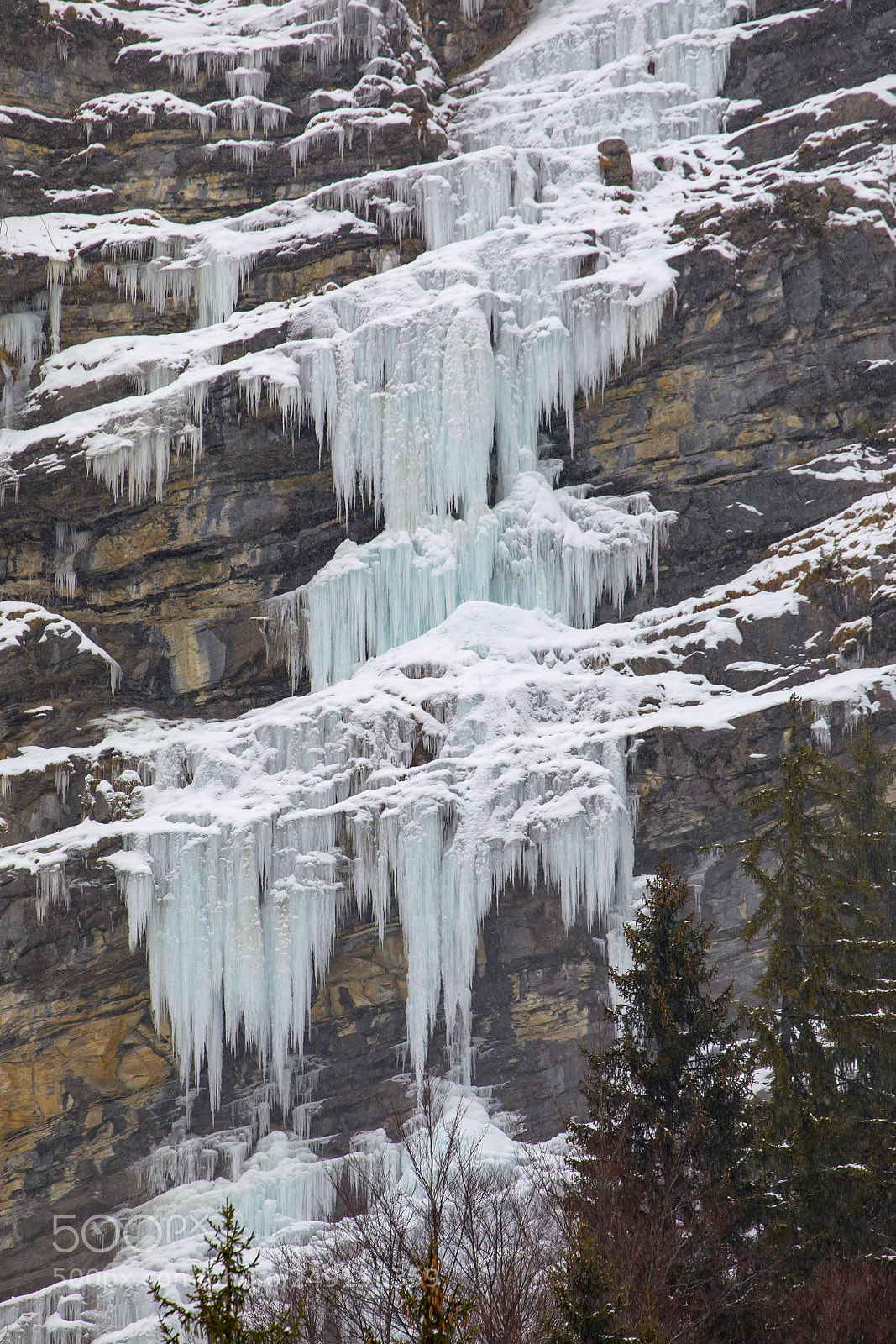 Canon EOS 5D Mark IV sample photo. Icicle cliff | morzine photography
