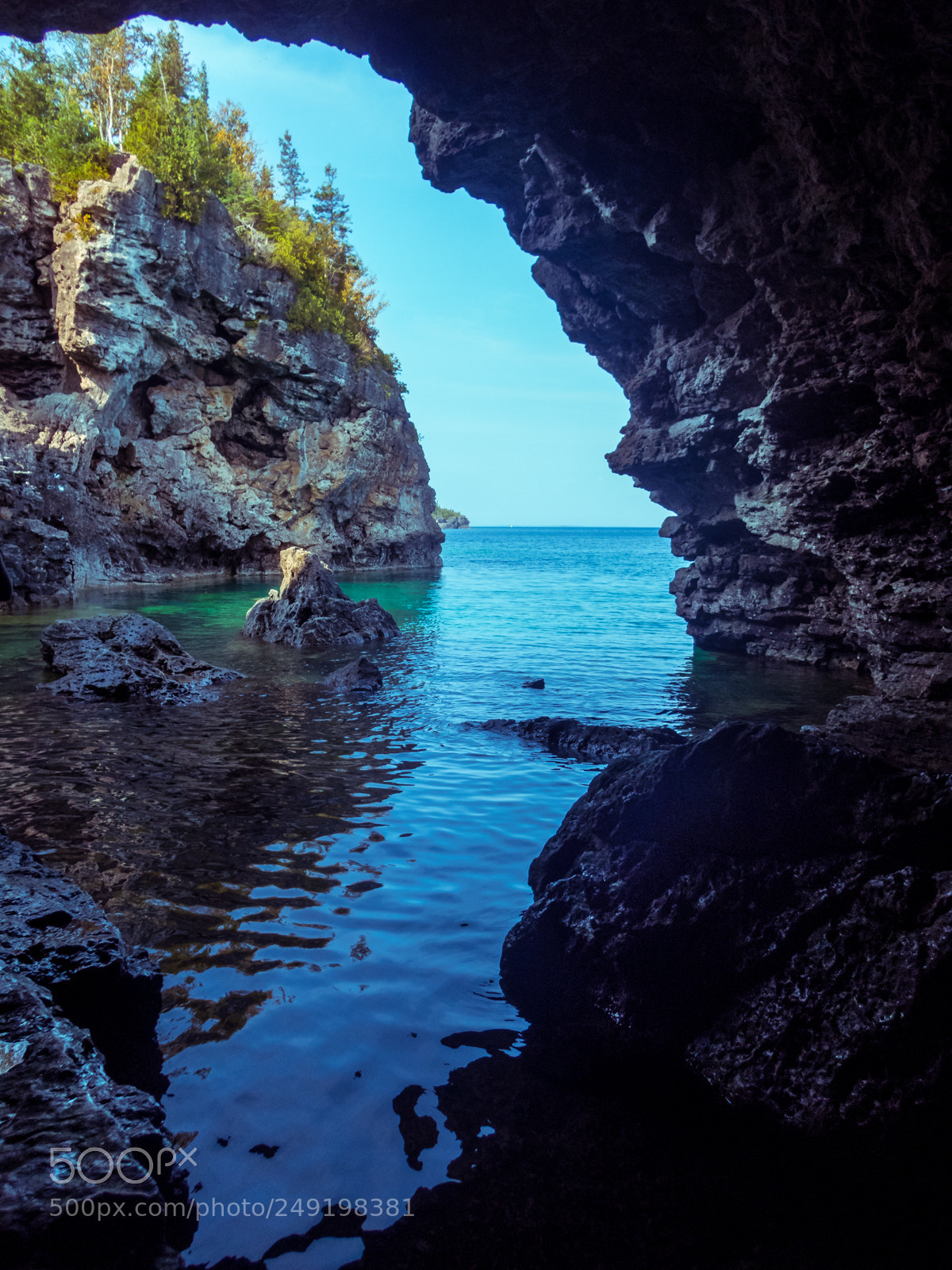 Olympus TG-4 sample photo. The grotto photography