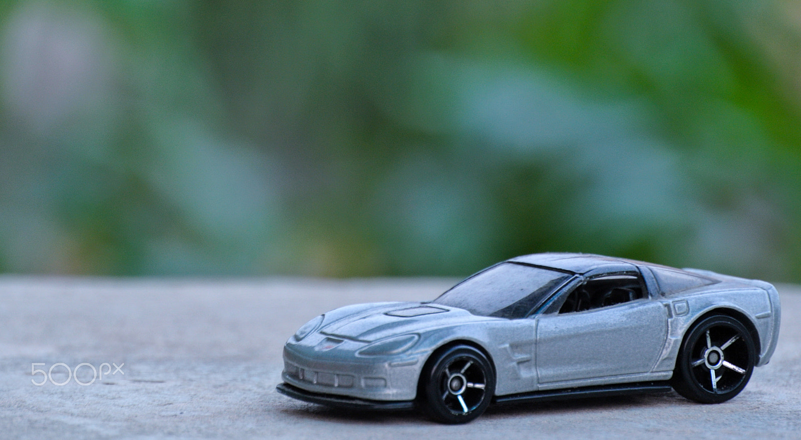 Nikon 1 J1 sample photo. A chevrolet corvette z06 die-cast model photography