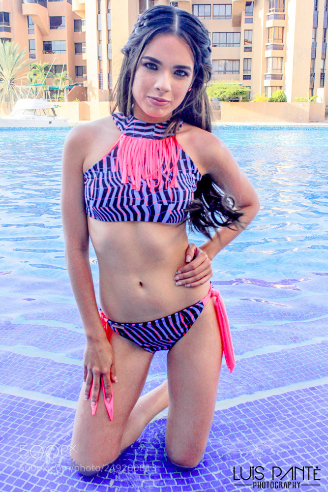 Canon EOS 600D (Rebel EOS T3i / EOS Kiss X5) sample photo. Pink girl photography
