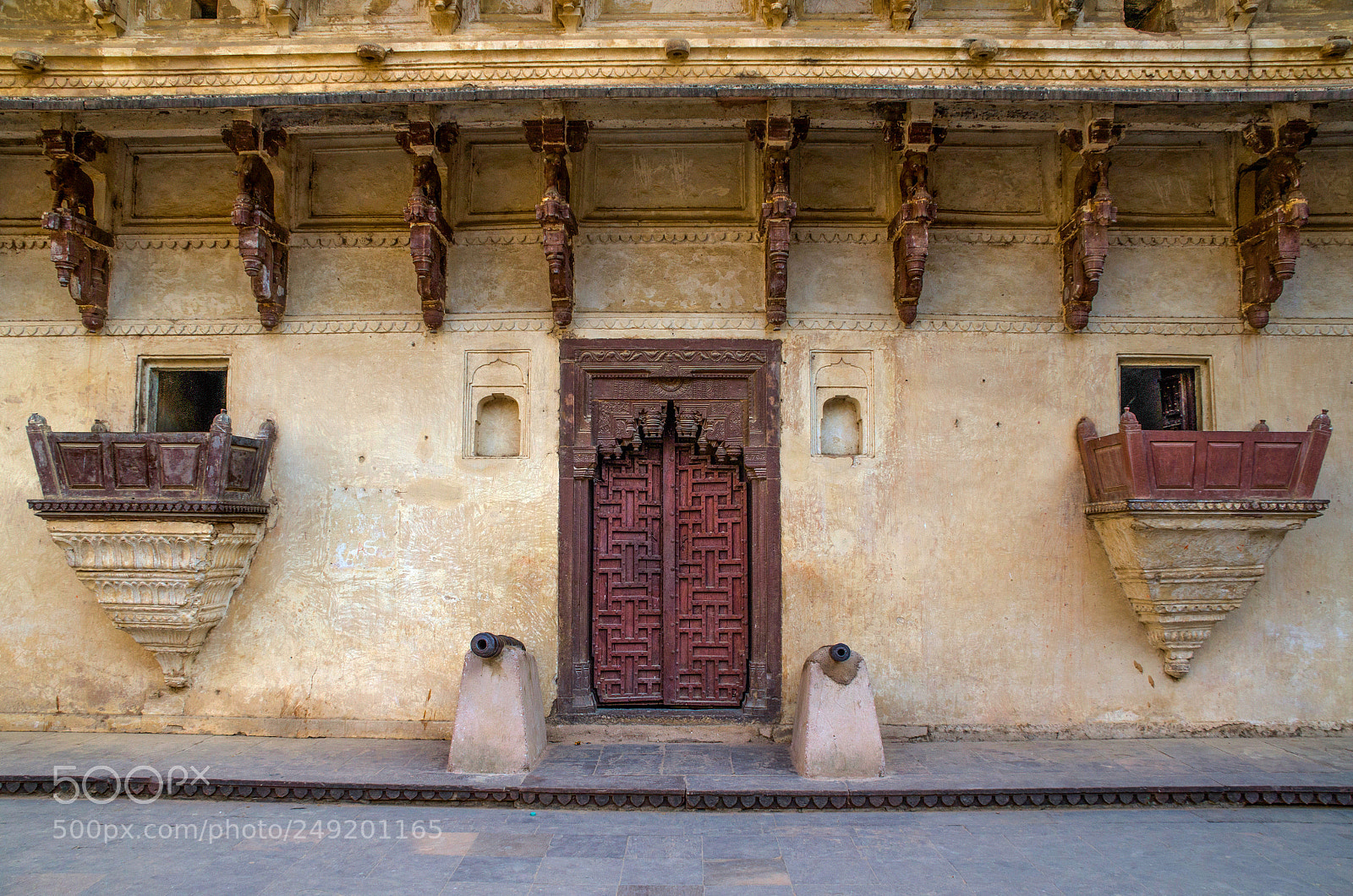 Nikon D7000 sample photo. Palace door photography