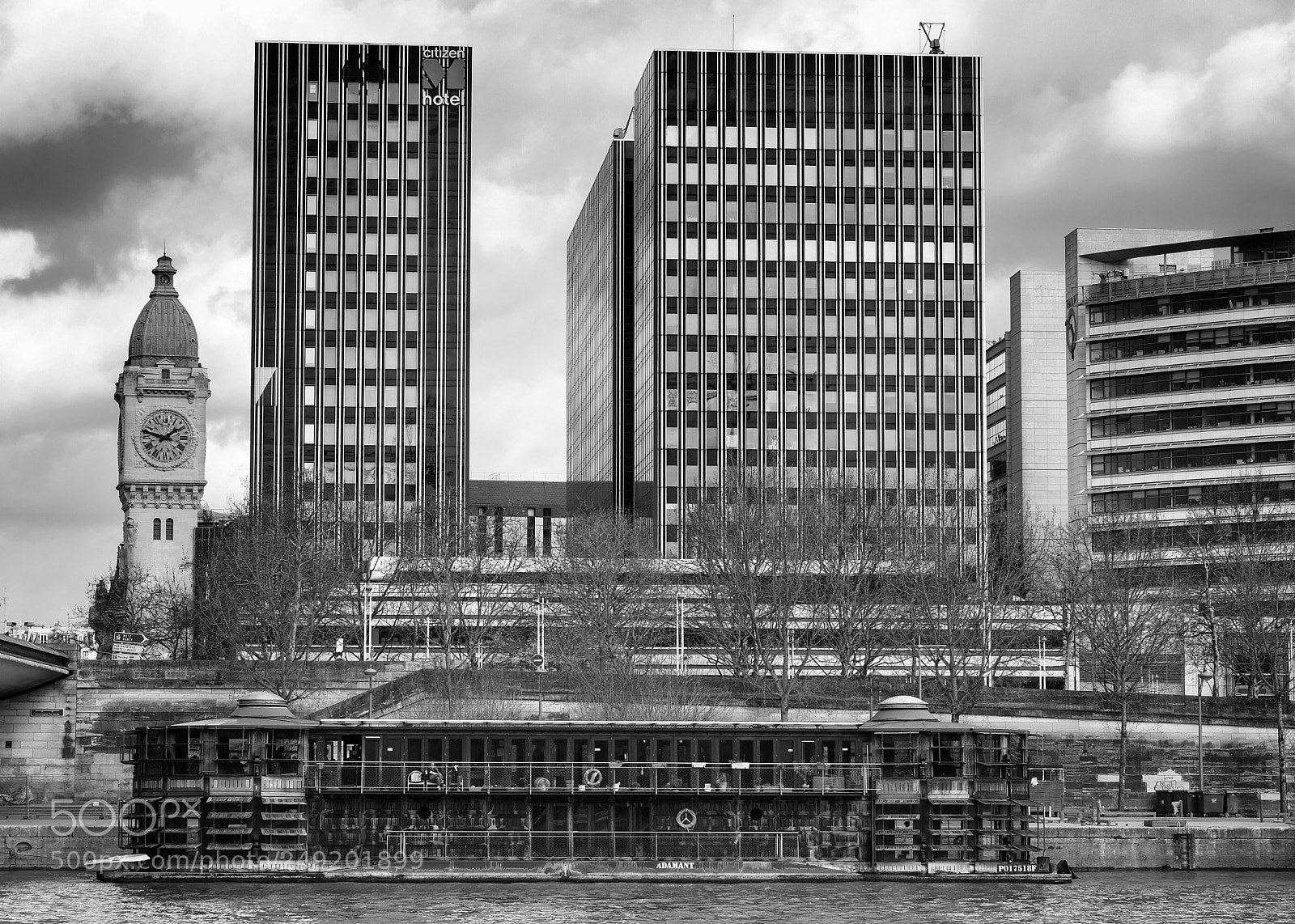 Fujifilm X-H1 sample photo. Quai de seine photography