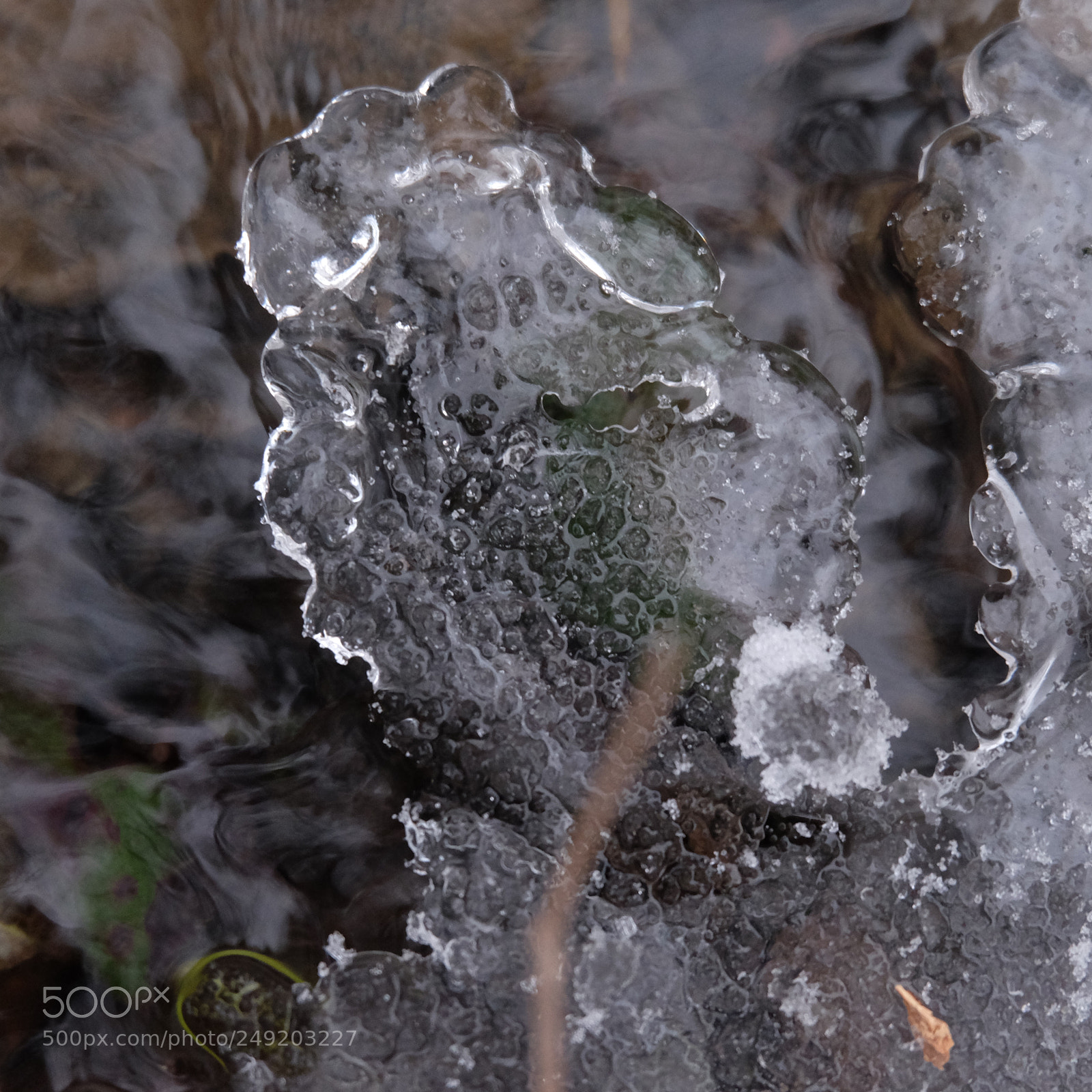 Fujifilm X-T10 sample photo. Water and ice photography