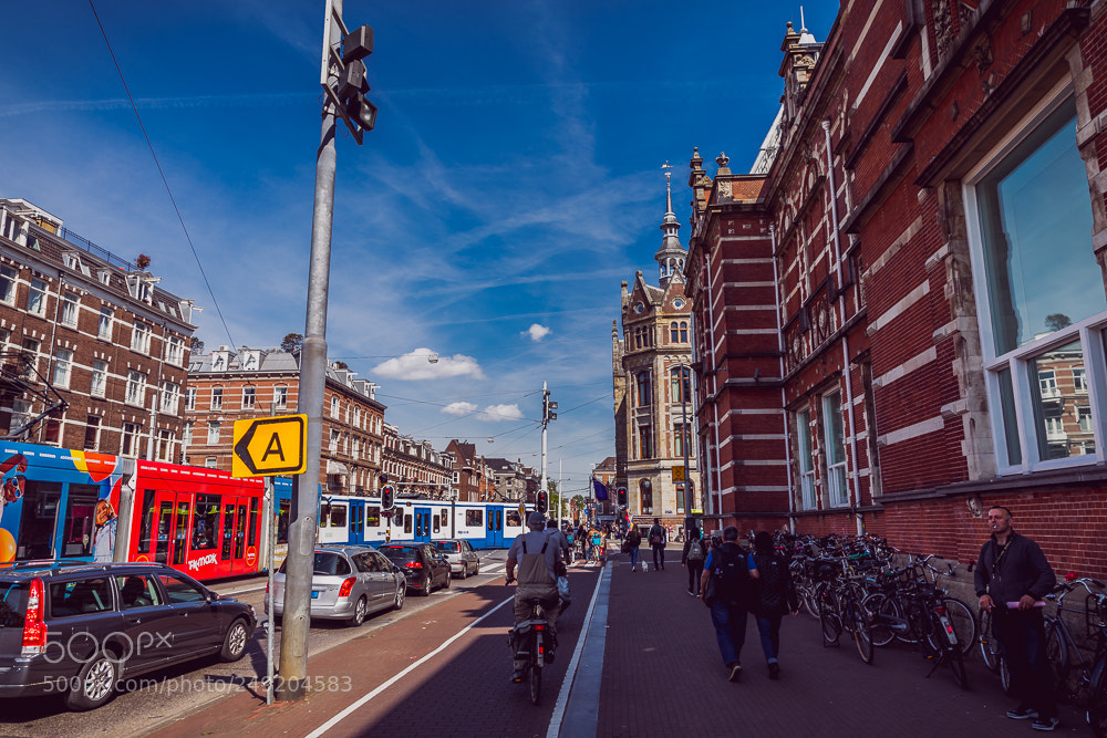 Canon EOS 5D Mark IV sample photo. Ams street photography photography