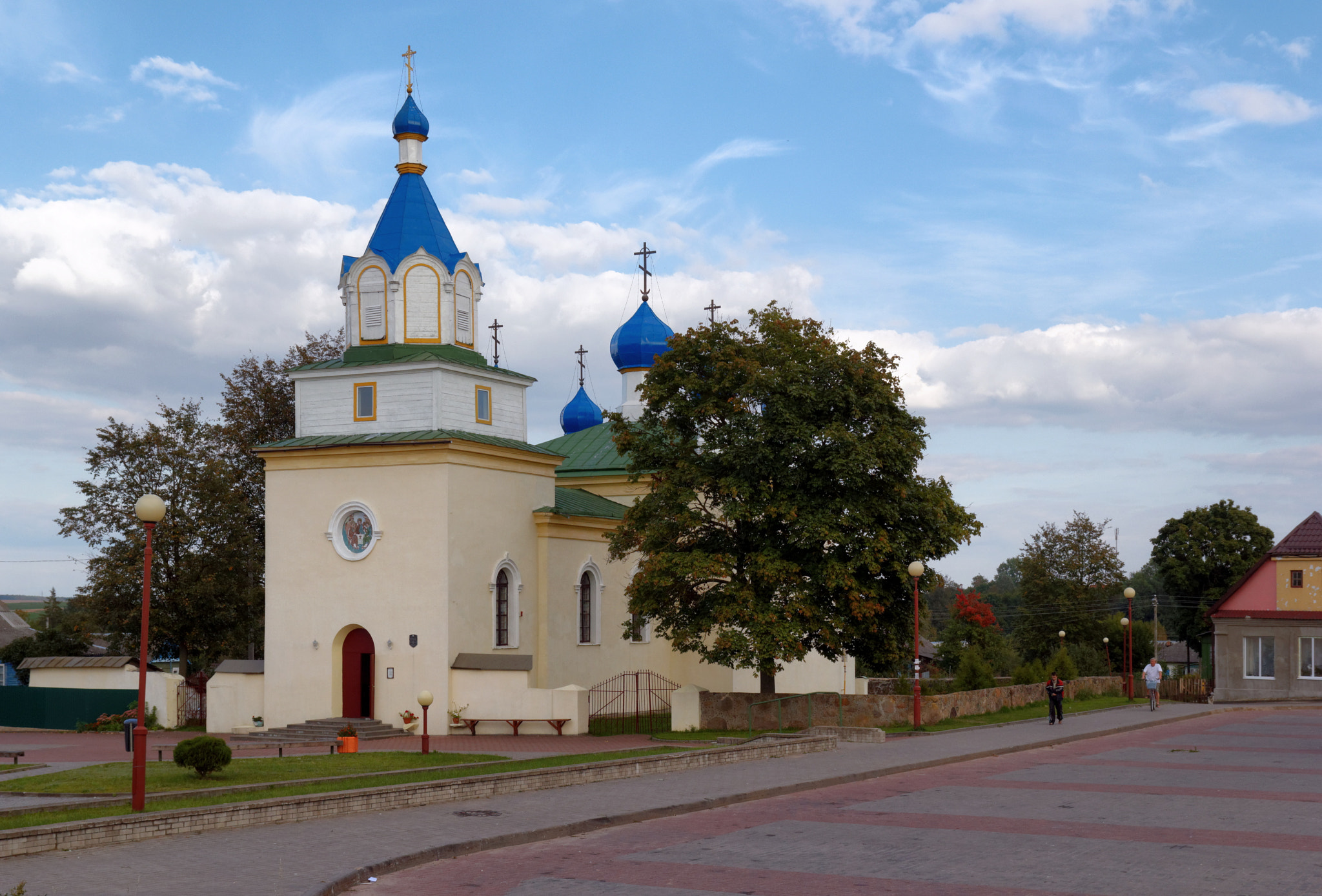 Canon EOS 550D (EOS Rebel T2i / EOS Kiss X4) sample photo. Belarus. mir. trinity church photography