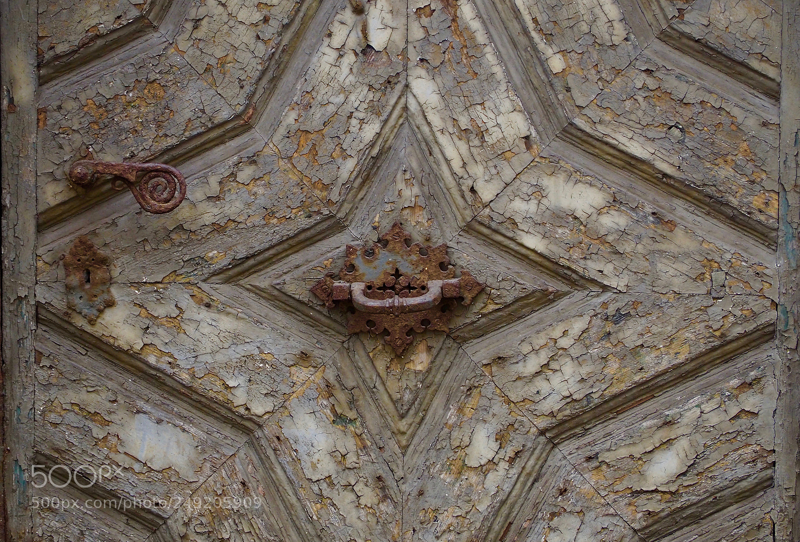 Olympus OM-D E-M5 II sample photo. Door of old photography