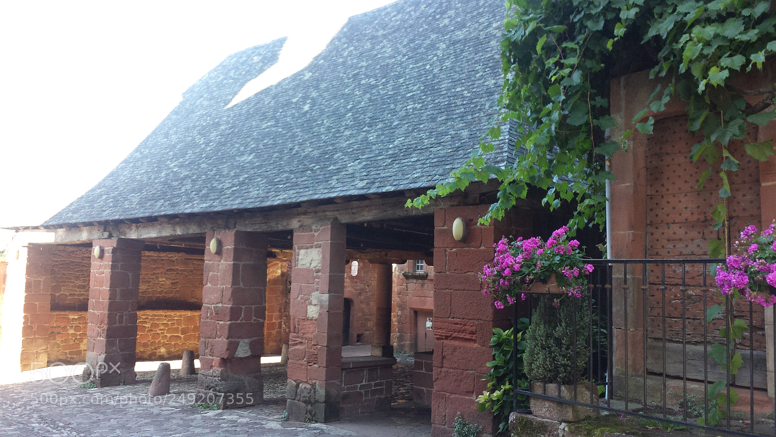 Samsung Galaxy S4 sample photo. Collonges la rouge photography