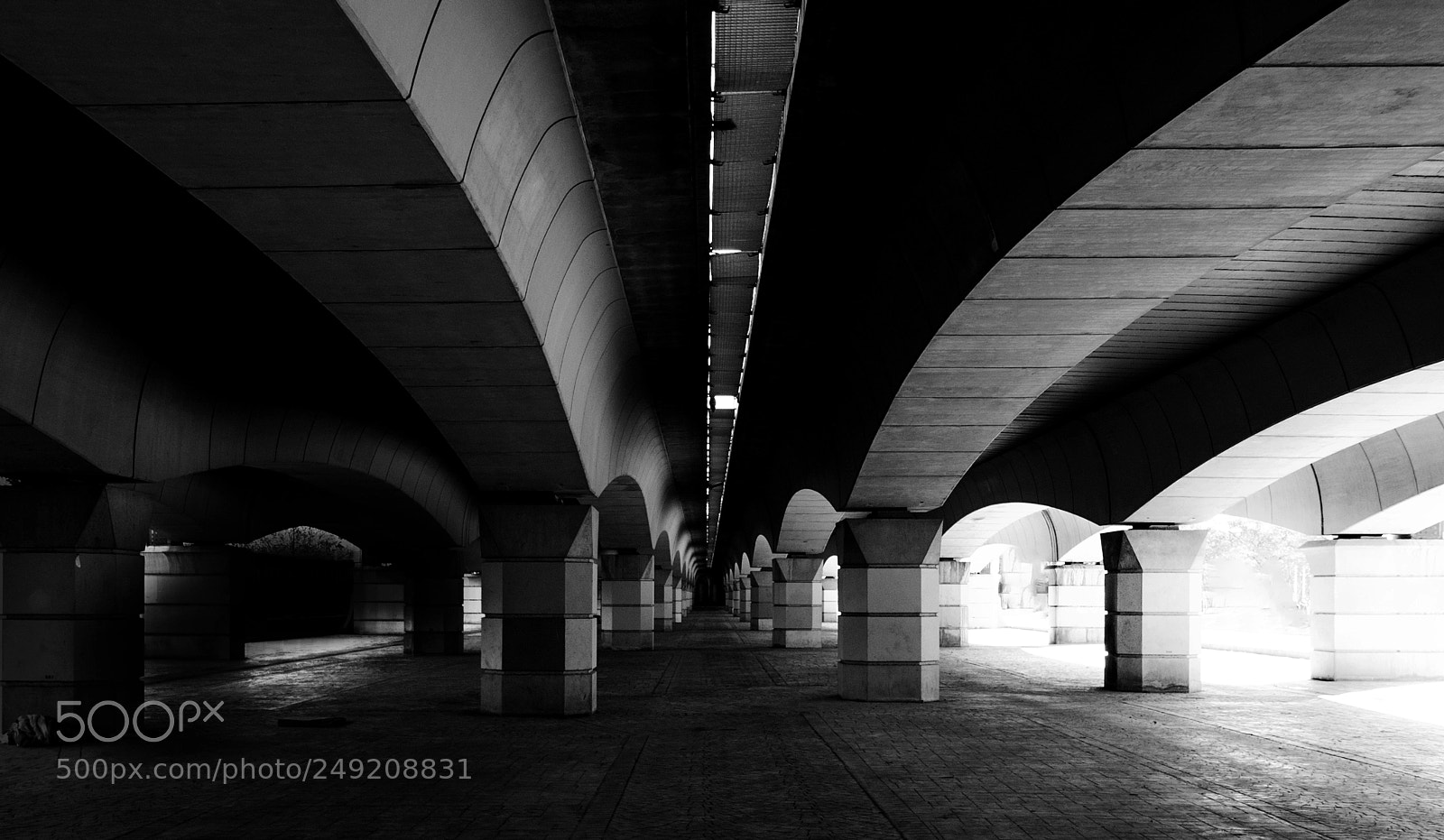 Panasonic Lumix DMC-LX100 sample photo. From black to white photography