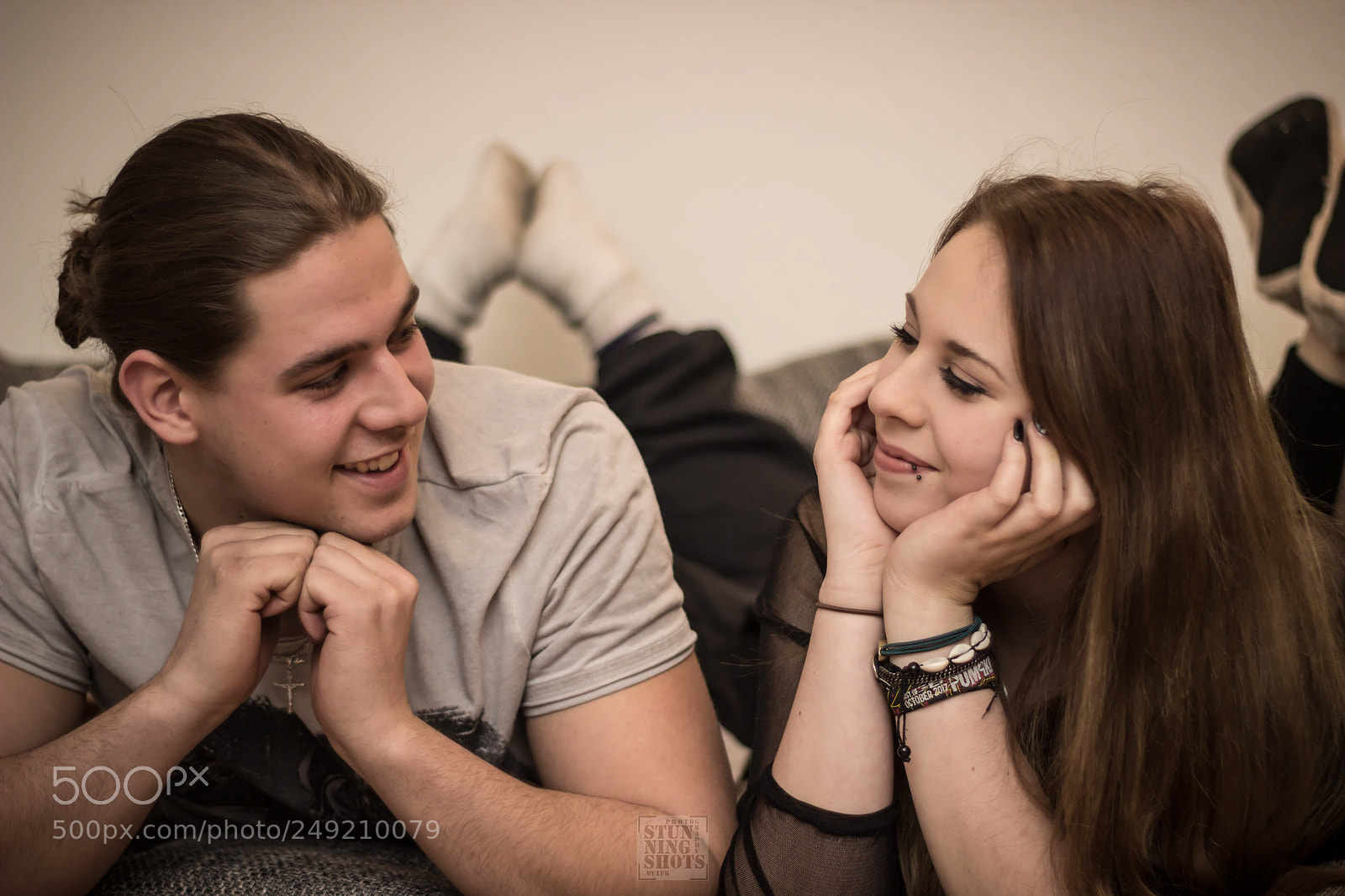 Canon EOS 600D (Rebel EOS T3i / EOS Kiss X5) sample photo. Sibling love photography