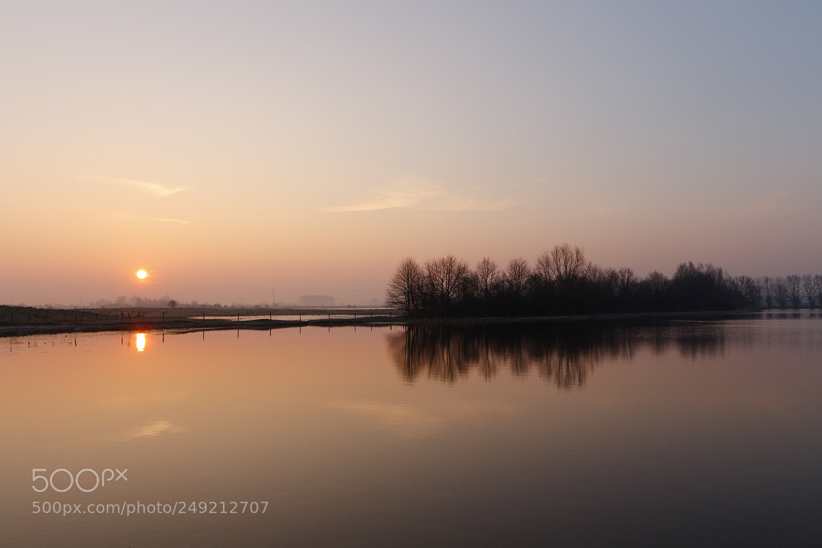 Canon EOS 700D (EOS Rebel T5i / EOS Kiss X7i) sample photo. Golden mirror photography