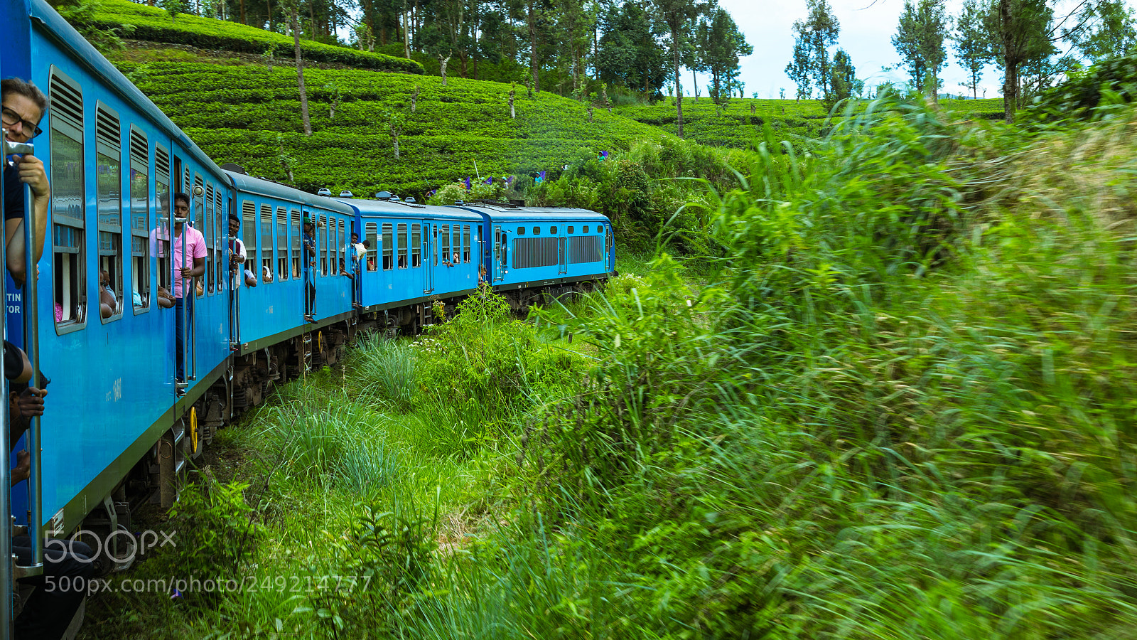 Canon EOS 5D Mark IV sample photo. Train to ella photography