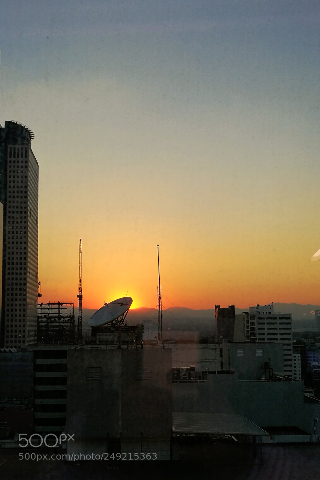 HUAWEI P9 sample photo. Twilight dish photography