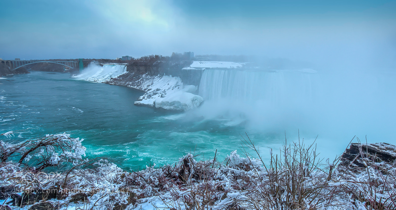 Canon EOS 600D (Rebel EOS T3i / EOS Kiss X5) sample photo. Niagara / mist photography
