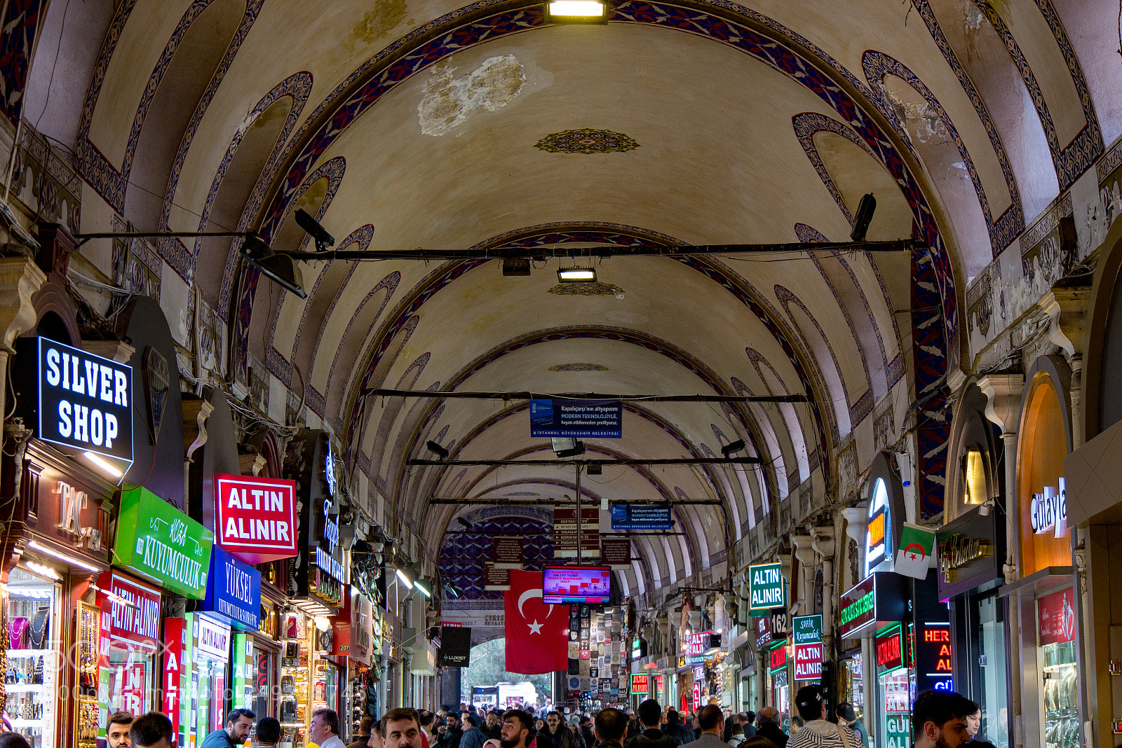 Panasonic Lumix DMC-G85 (Lumix DMC-G80) sample photo. Bazaar interior photography