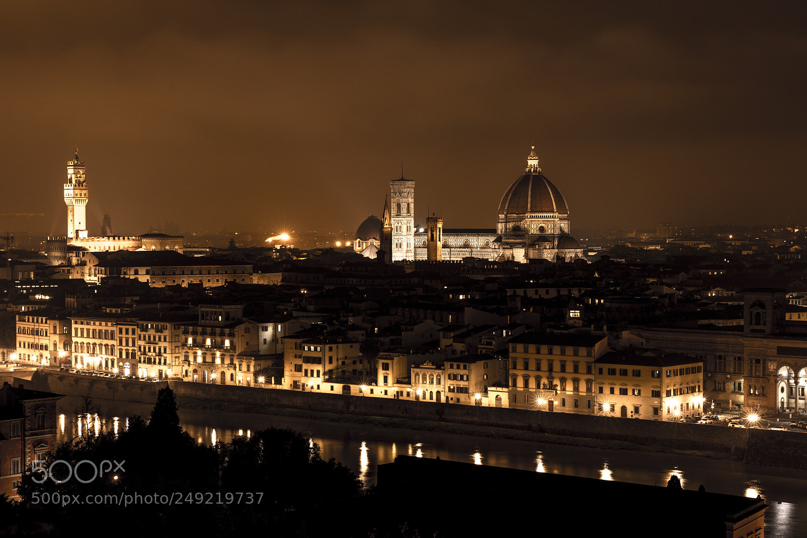 Canon EOS 5D Mark IV sample photo. Firenze at foggy evening photography
