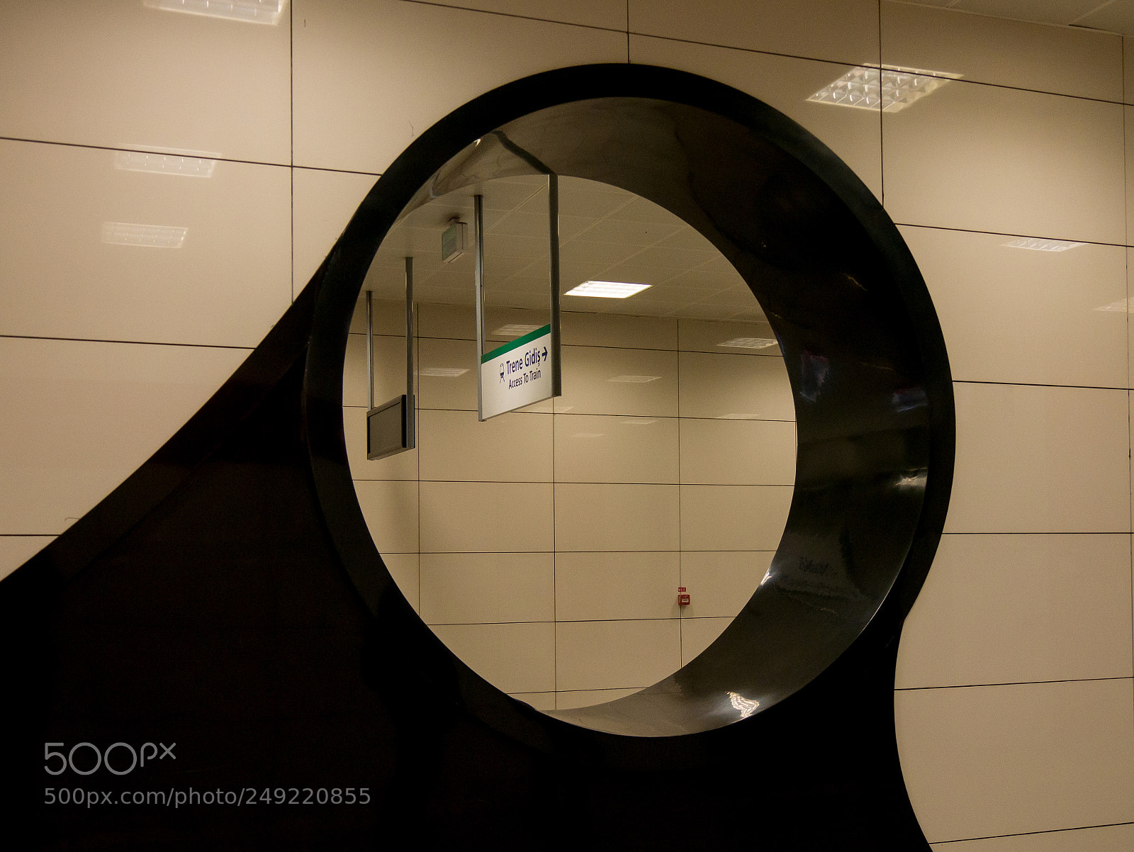 Panasonic Lumix DMC-G85 (Lumix DMC-G80) sample photo. Modern subway design photography