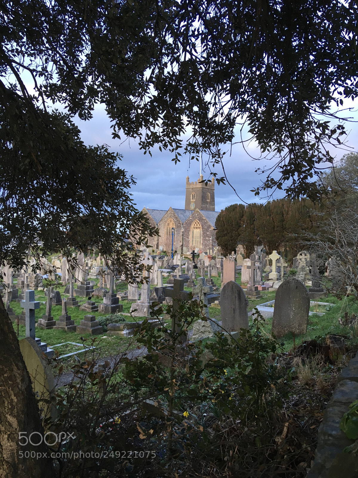 Apple iPhone SE sample photo. The parish church. photography
