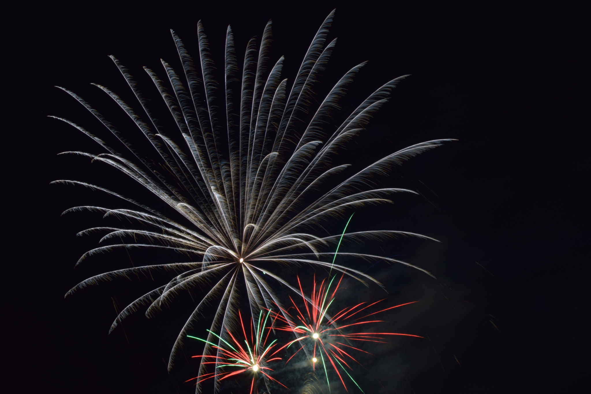 Nikon D5300 + Nikon AF-S DX Nikkor 35mm F1.8G sample photo. Fireworks photography