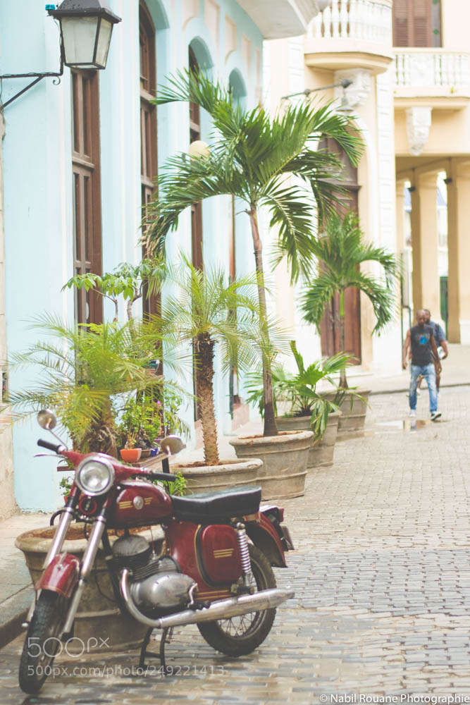 Nikon D3100 sample photo. Havana street photography