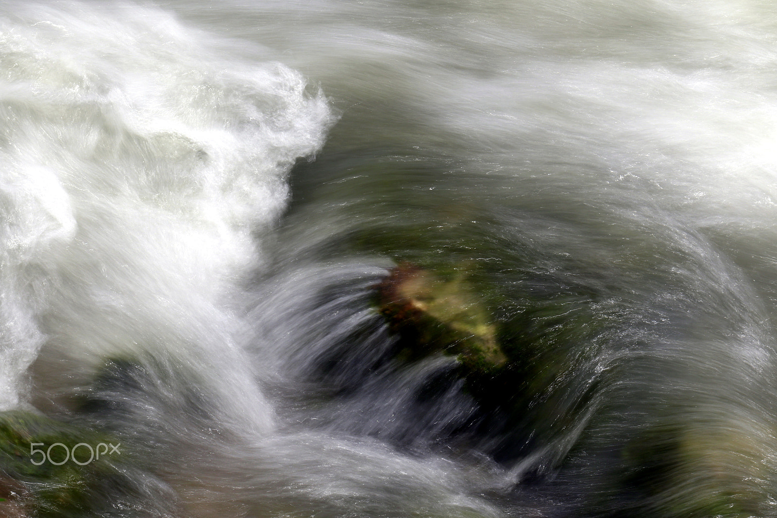 Canon EF 24-70mm F4L IS USM sample photo. Water photography