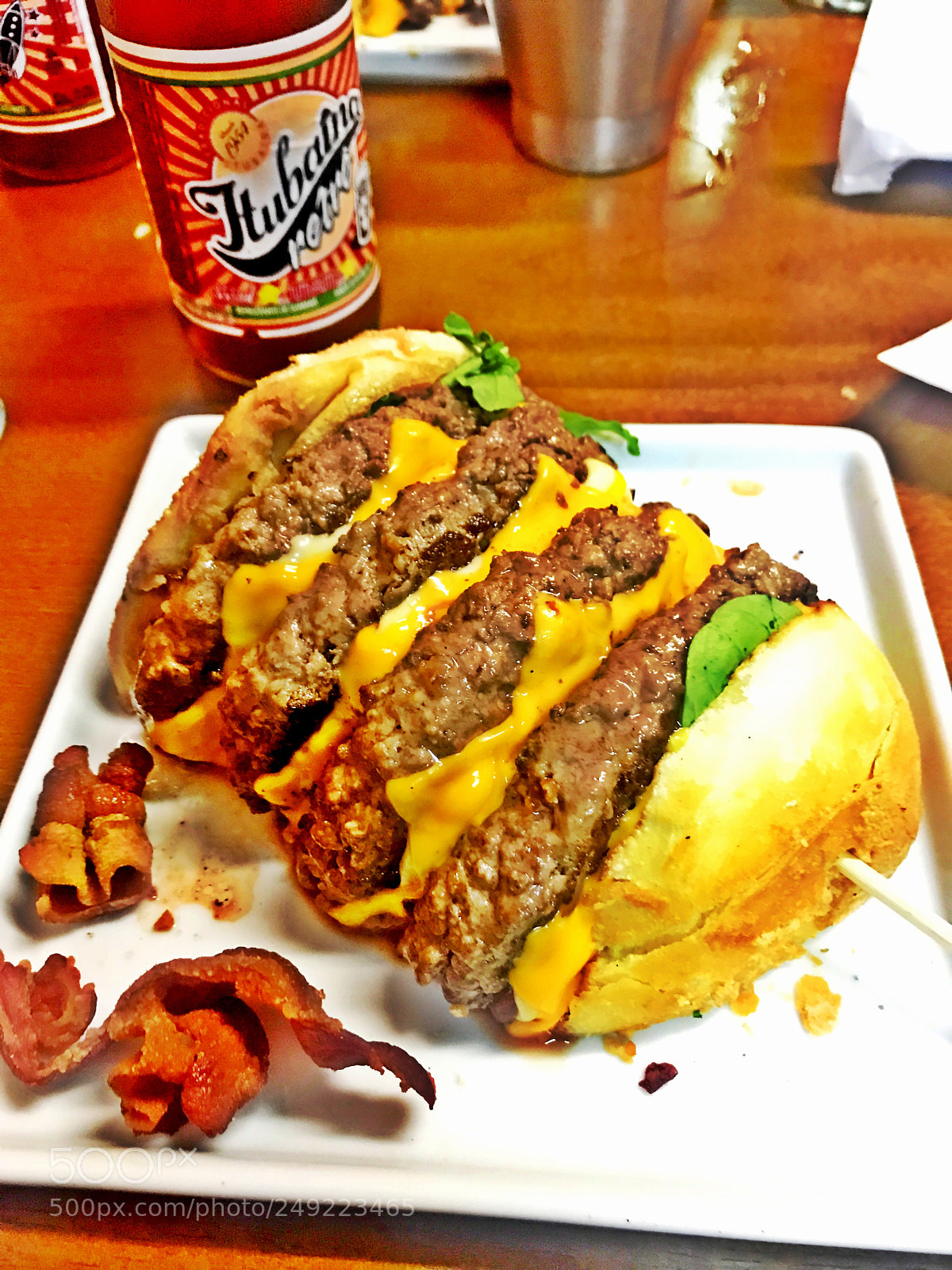 Apple iPhone 7 sample photo. Burger photography