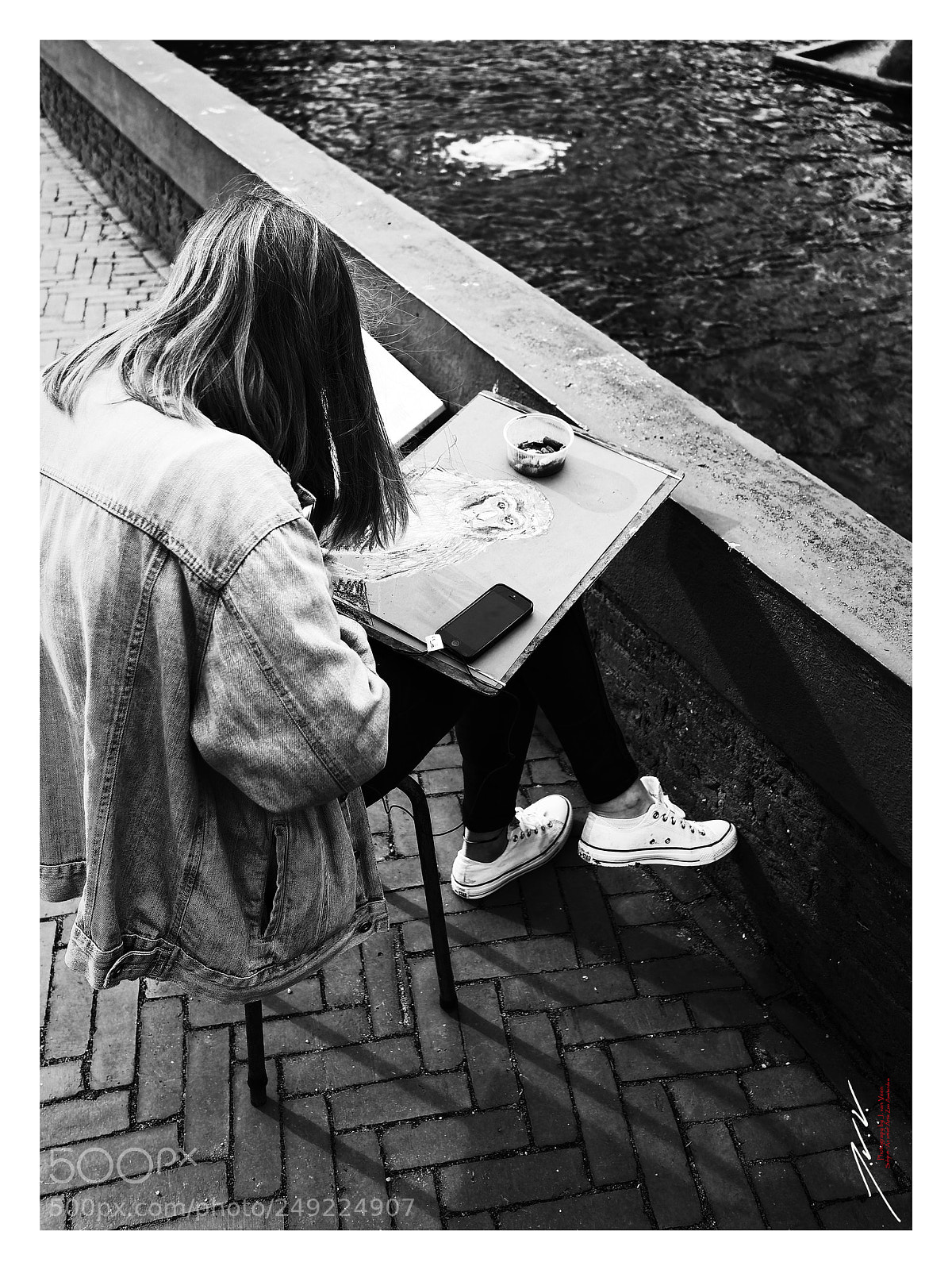 Olympus PEN-F sample photo. An artist photography