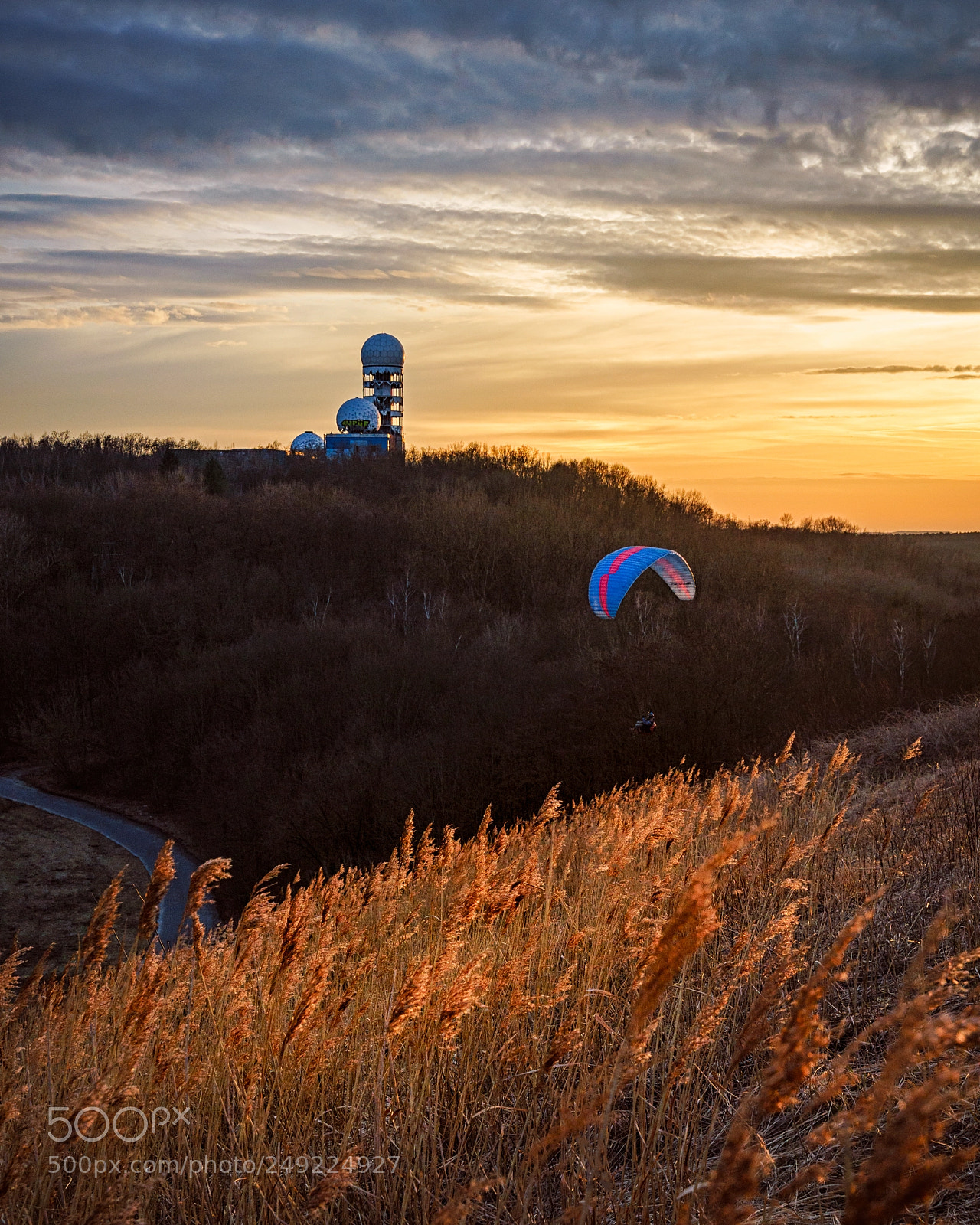 Sony a7 sample photo. Sunset paraglide photography